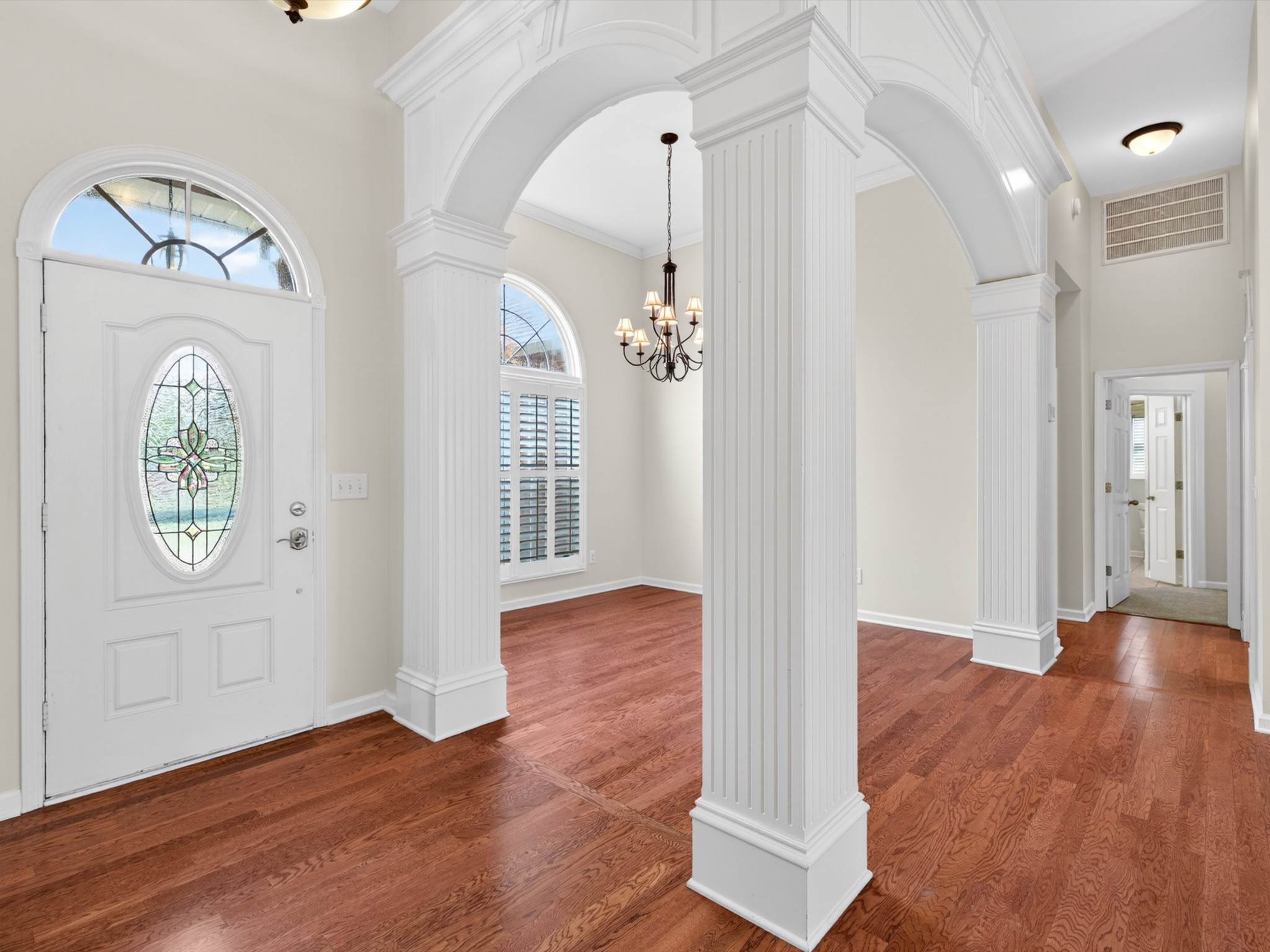 1077 Nealcrest Cir