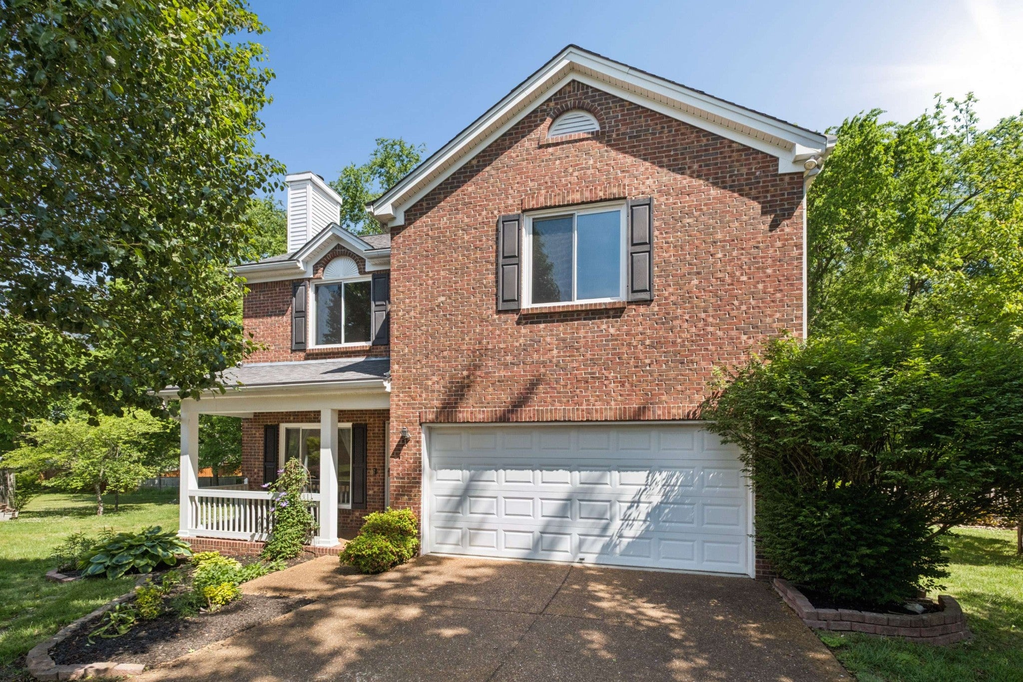 4-bed listing at 909 Buckskin Ct, Nashville