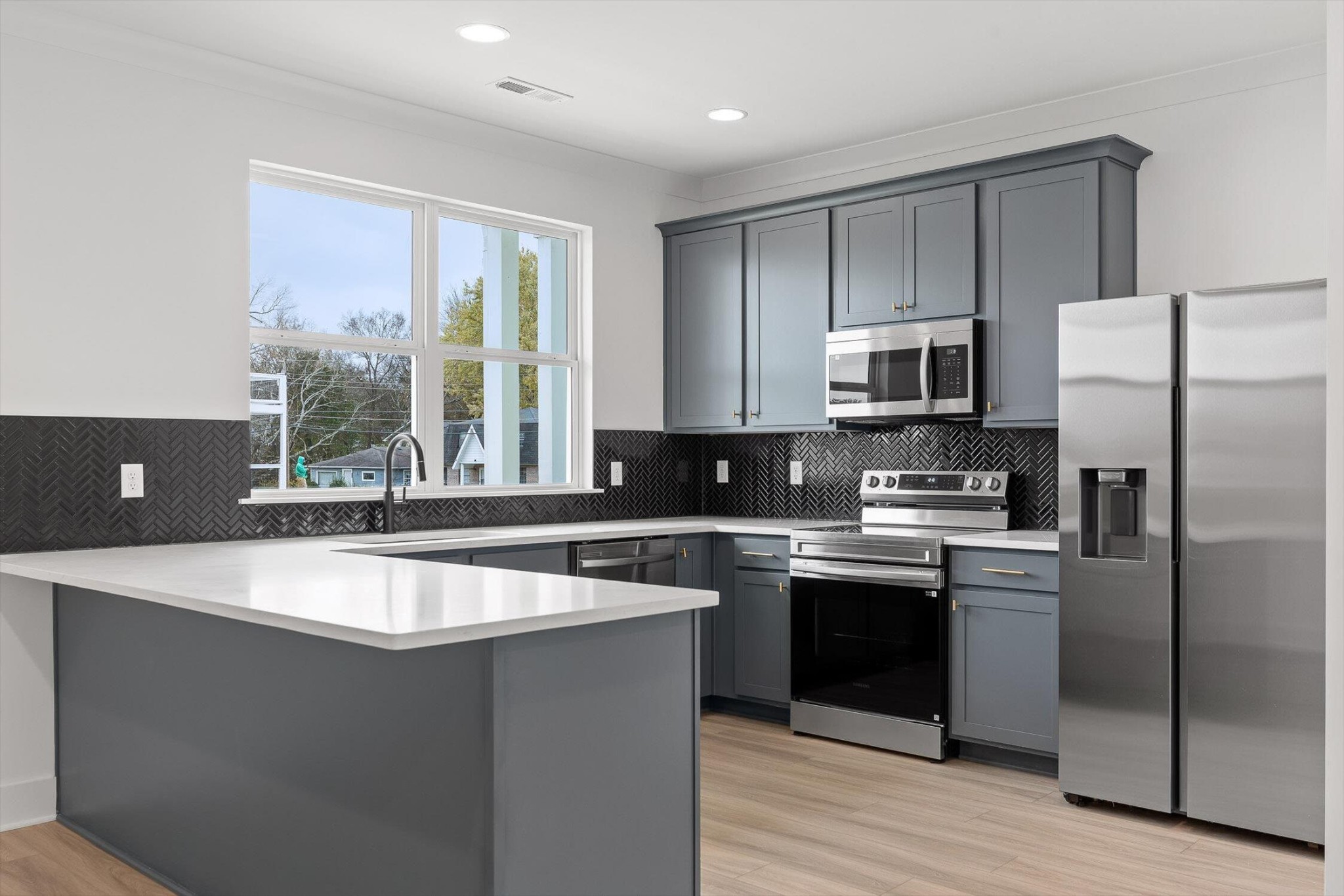 909 Blue Heights Drive 17