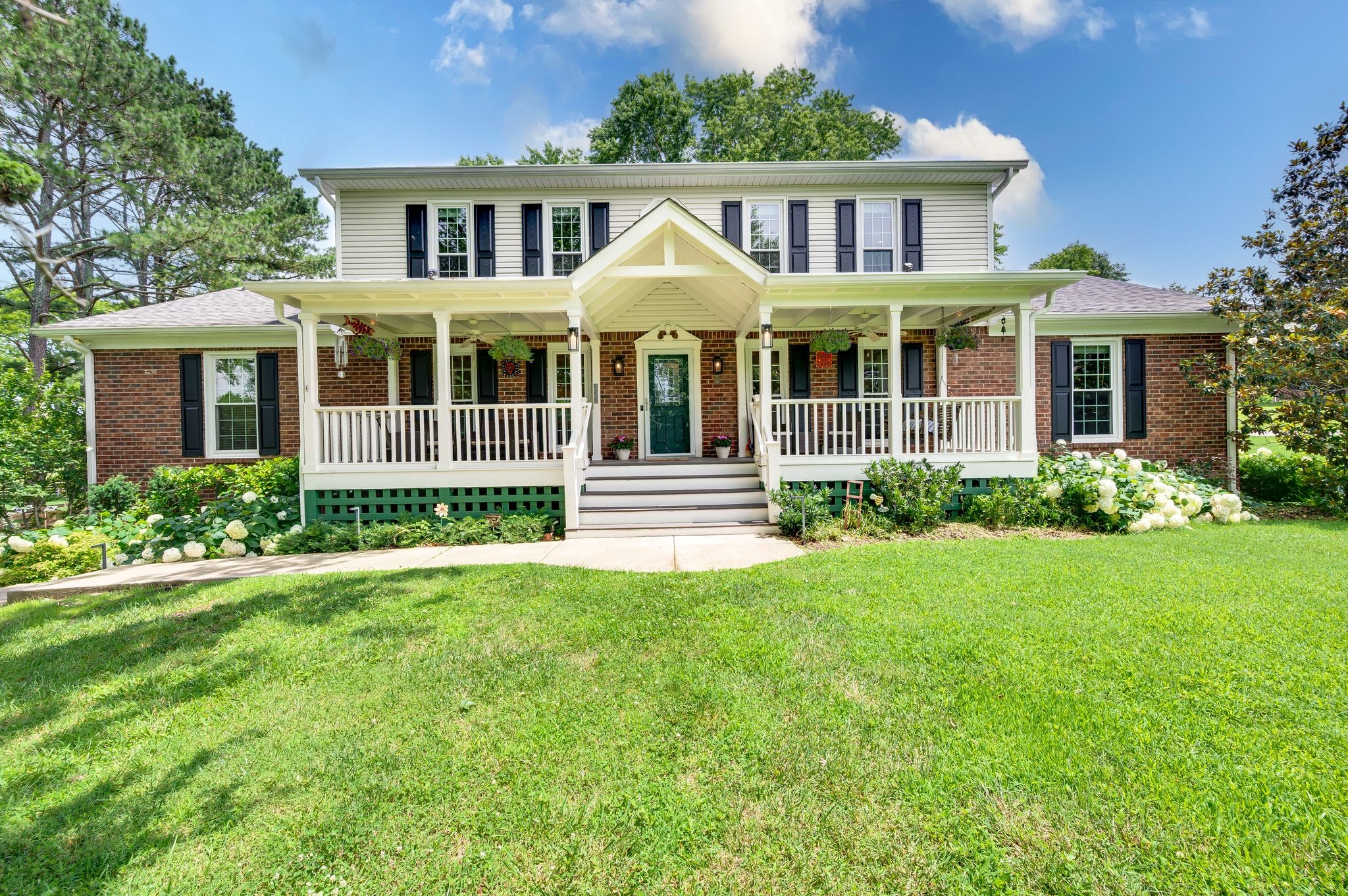 1104 Hunters Trail Dr