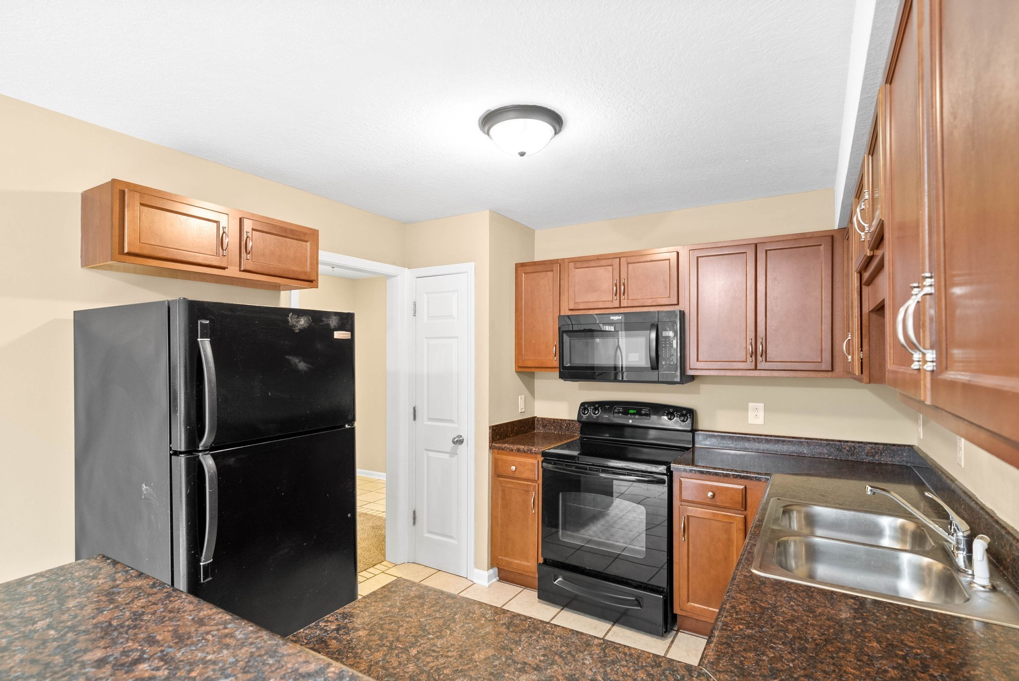 Clarksville, Tennessee 37042, United States, 3 Bedrooms Bedrooms, ,3 BathroomsBathrooms,Residential,Pending,199825