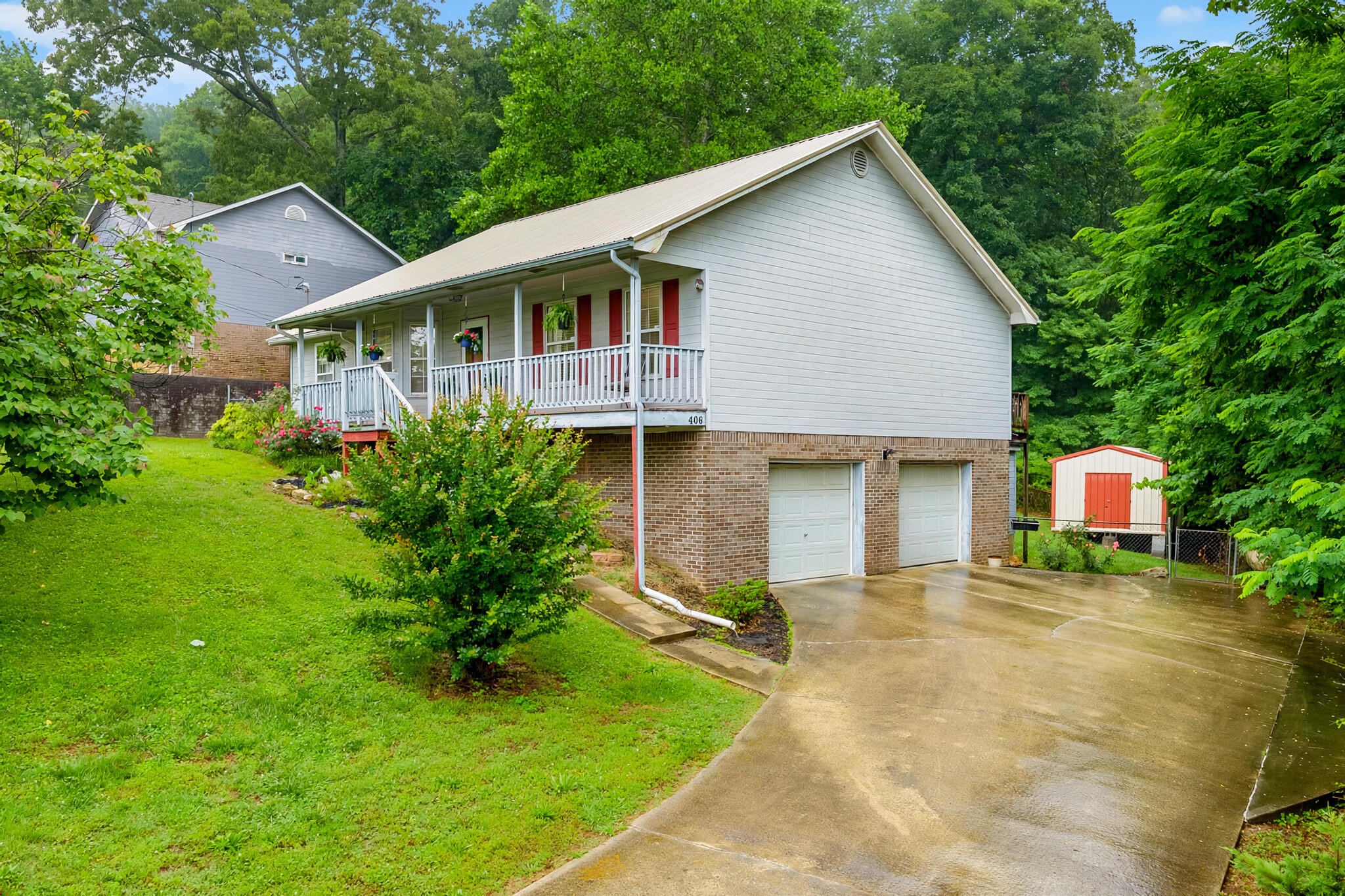 406 Fairhill Drive NE