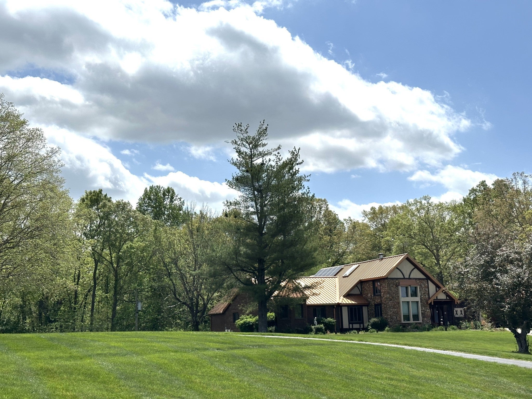 300 Hickory Ln