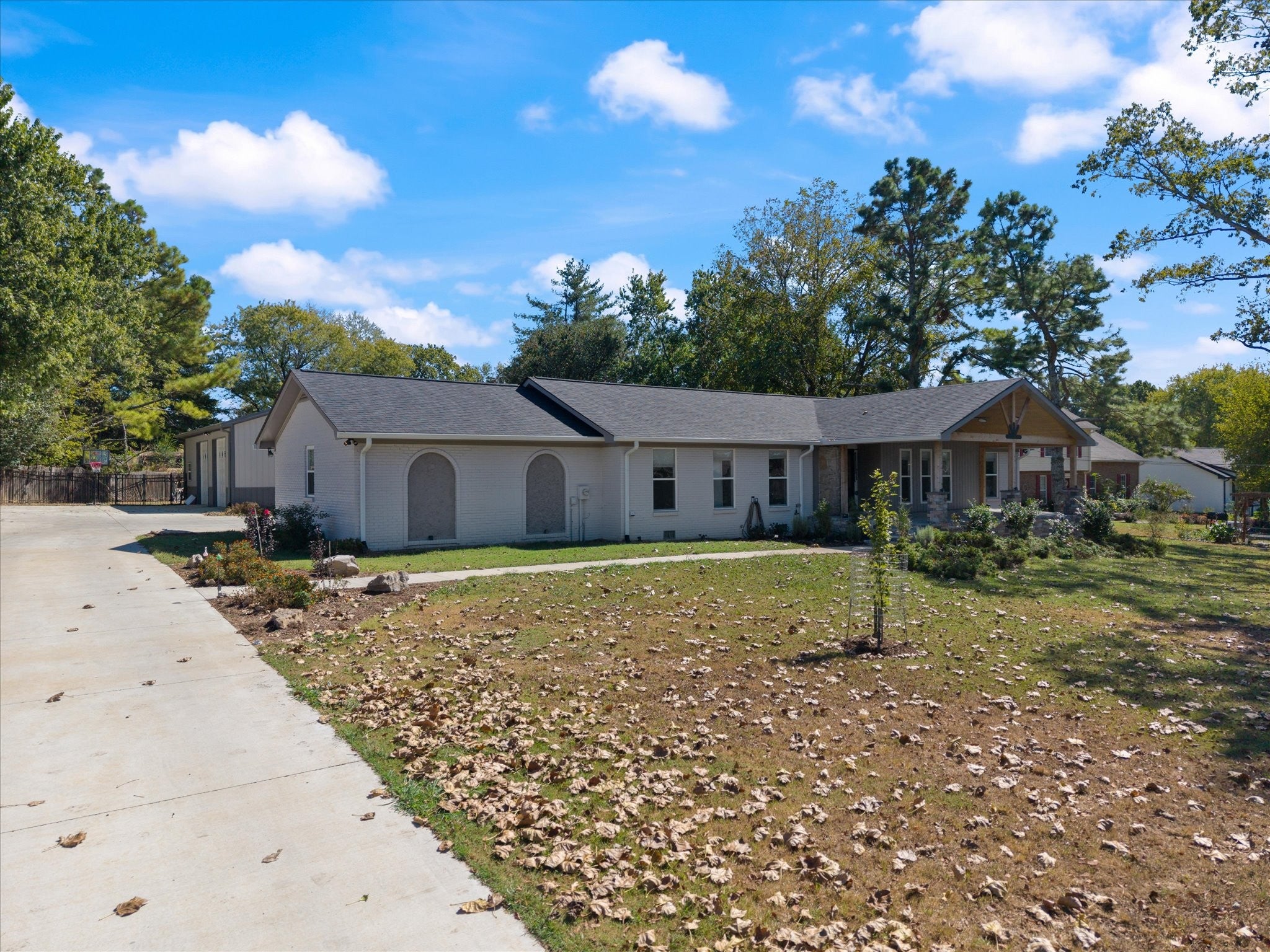 1037 S Brookside Dr