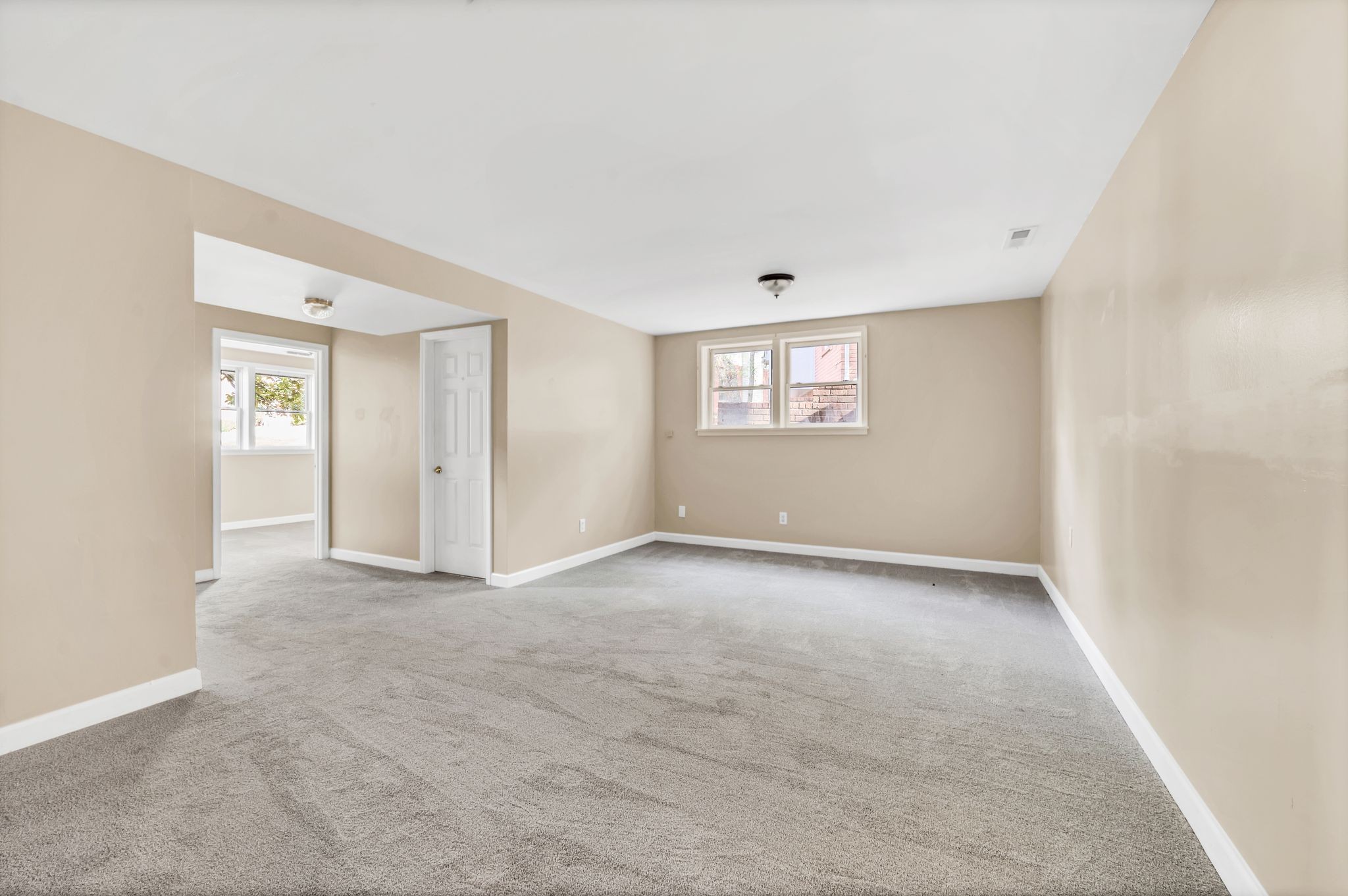 Nashville, Tennessee 37214, United States, 4 Bedrooms Bedrooms, ,3 BathroomsBathrooms,Residential,Active,35557