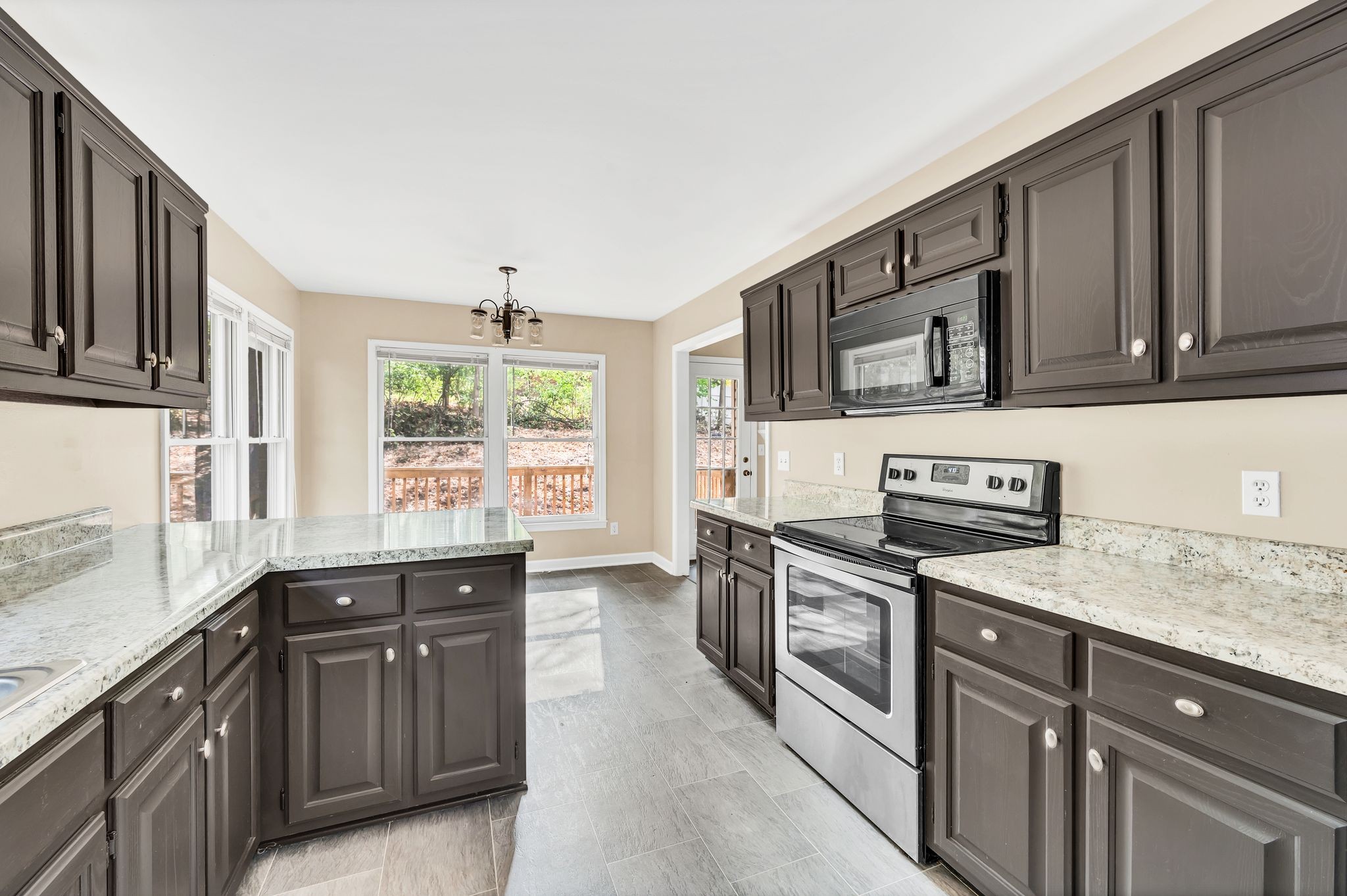 Nashville, Tennessee 37214, United States, 4 Bedrooms Bedrooms, ,3 BathroomsBathrooms,Residential,Active,35557