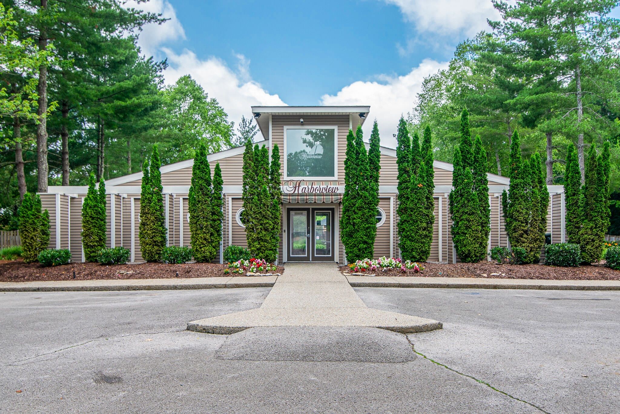 Nashville, Tennessee 37214, United States, 4 Bedrooms Bedrooms, ,3 BathroomsBathrooms,Residential,Active,35557