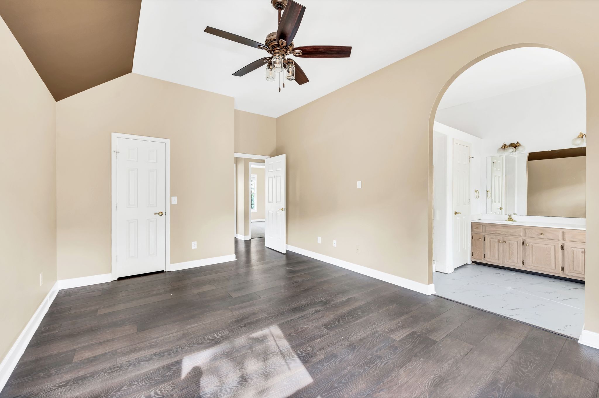 Nashville, Tennessee 37214, United States, 4 Bedrooms Bedrooms, ,3 BathroomsBathrooms,Residential,Active,35557