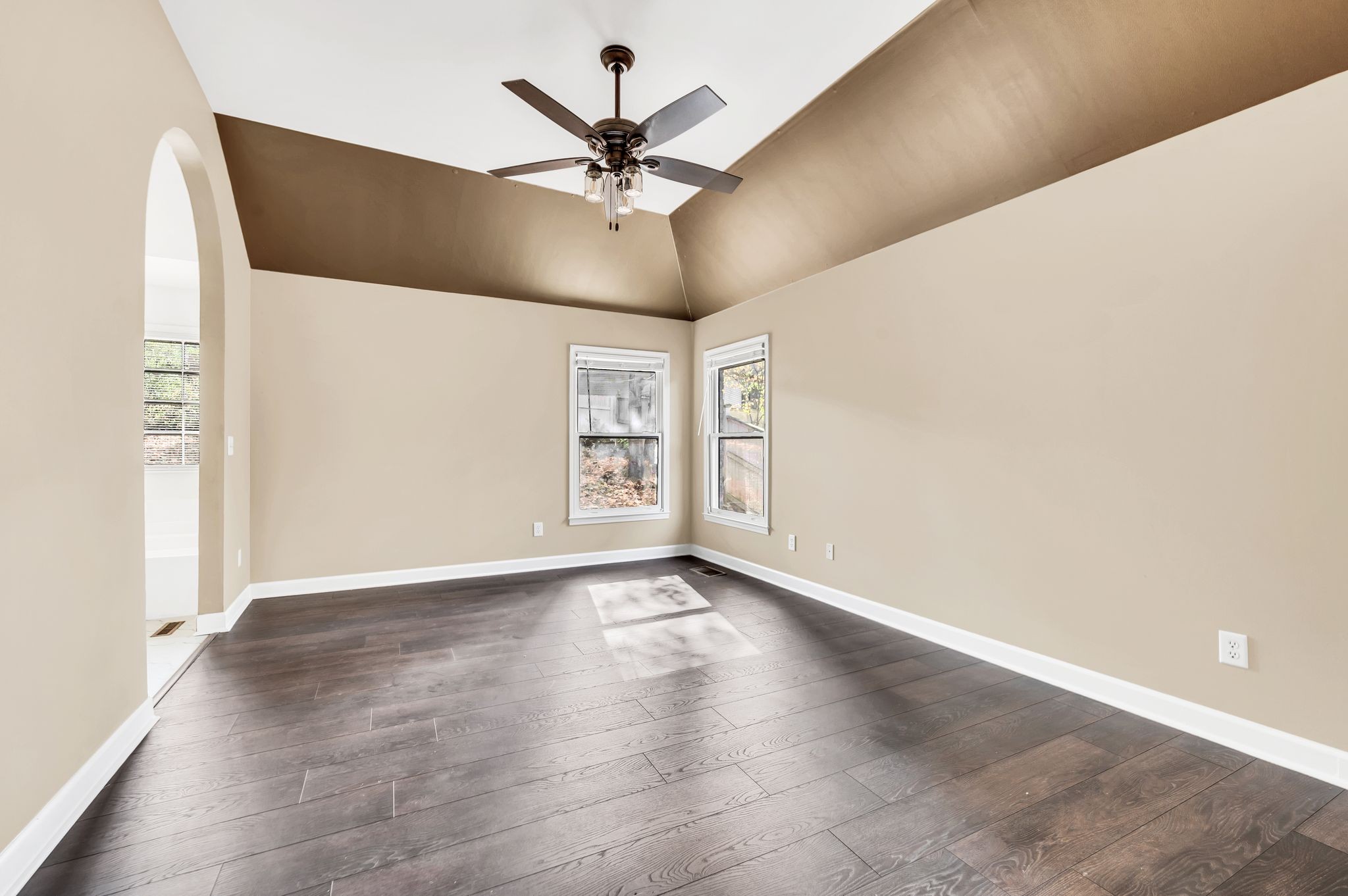 Nashville, Tennessee 37214, United States, 4 Bedrooms Bedrooms, ,3 BathroomsBathrooms,Residential,Active,35557