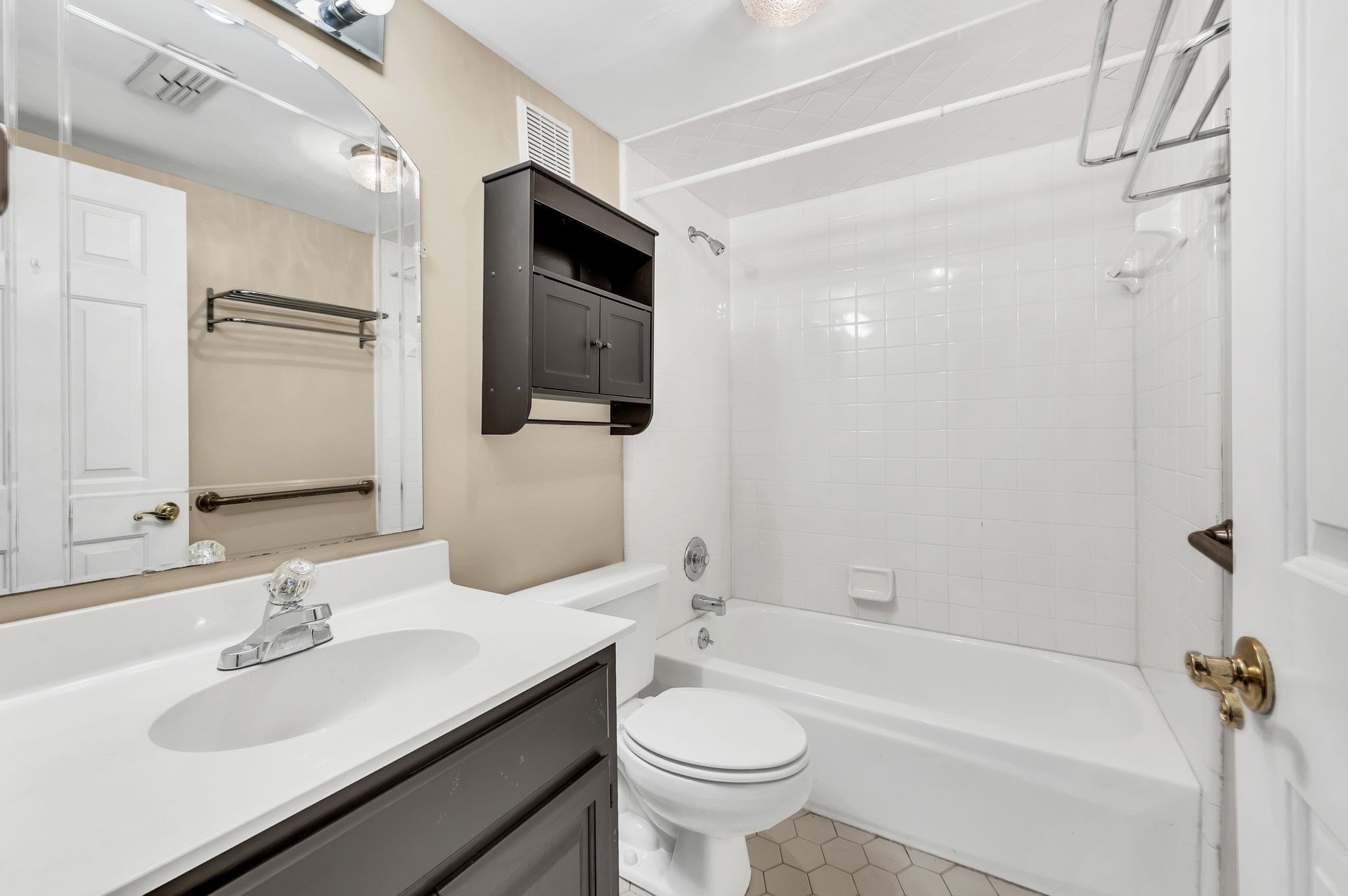 Nashville, Tennessee 37214, United States, 4 Bedrooms Bedrooms, ,3 BathroomsBathrooms,Residential,Active,35557