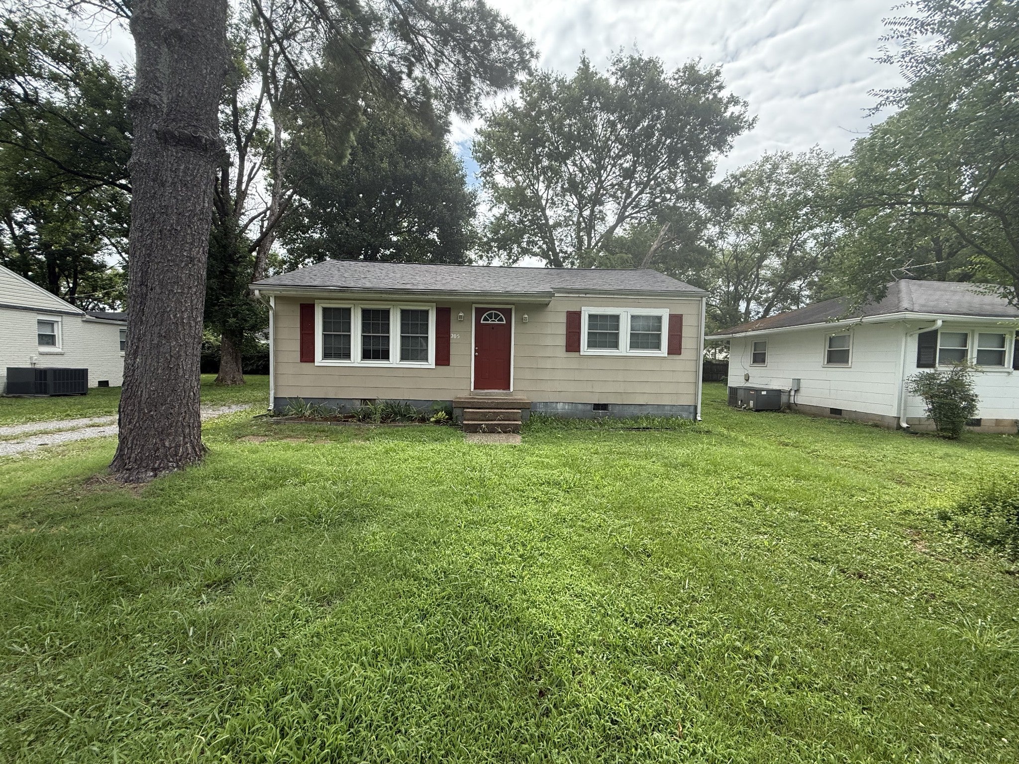 205 Sloan St