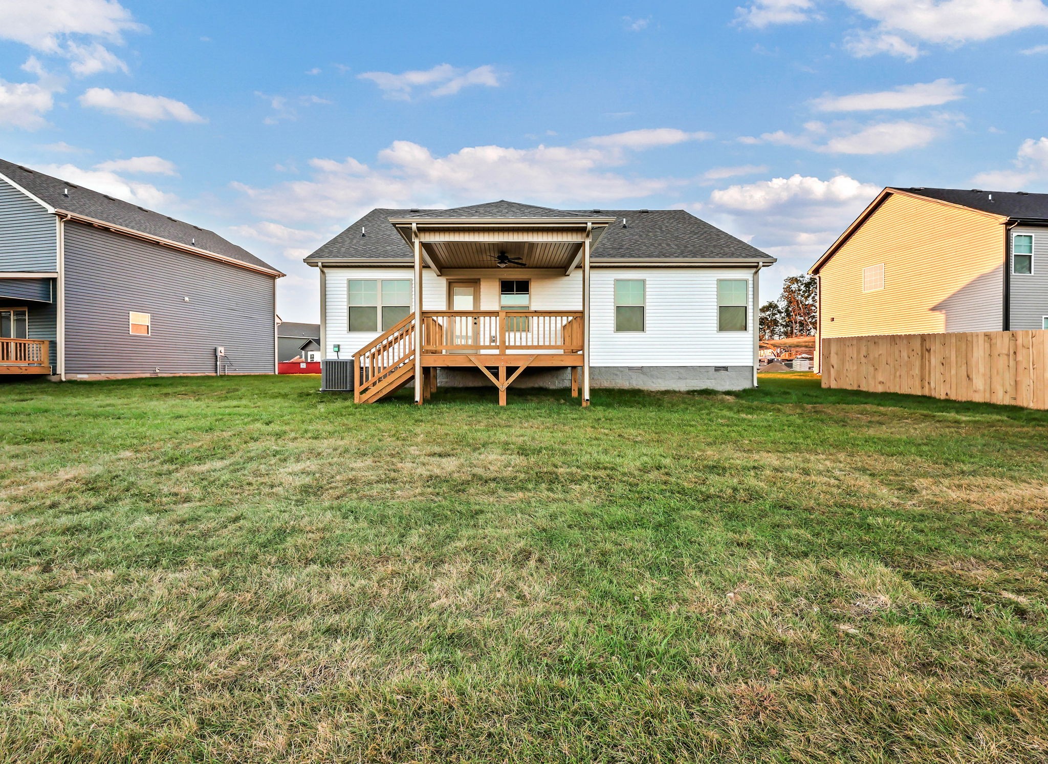 Clarksville, Tennessee 37040, United States, 3 Bedrooms Bedrooms, ,2 BathroomsBathrooms,Residential,Active,196532