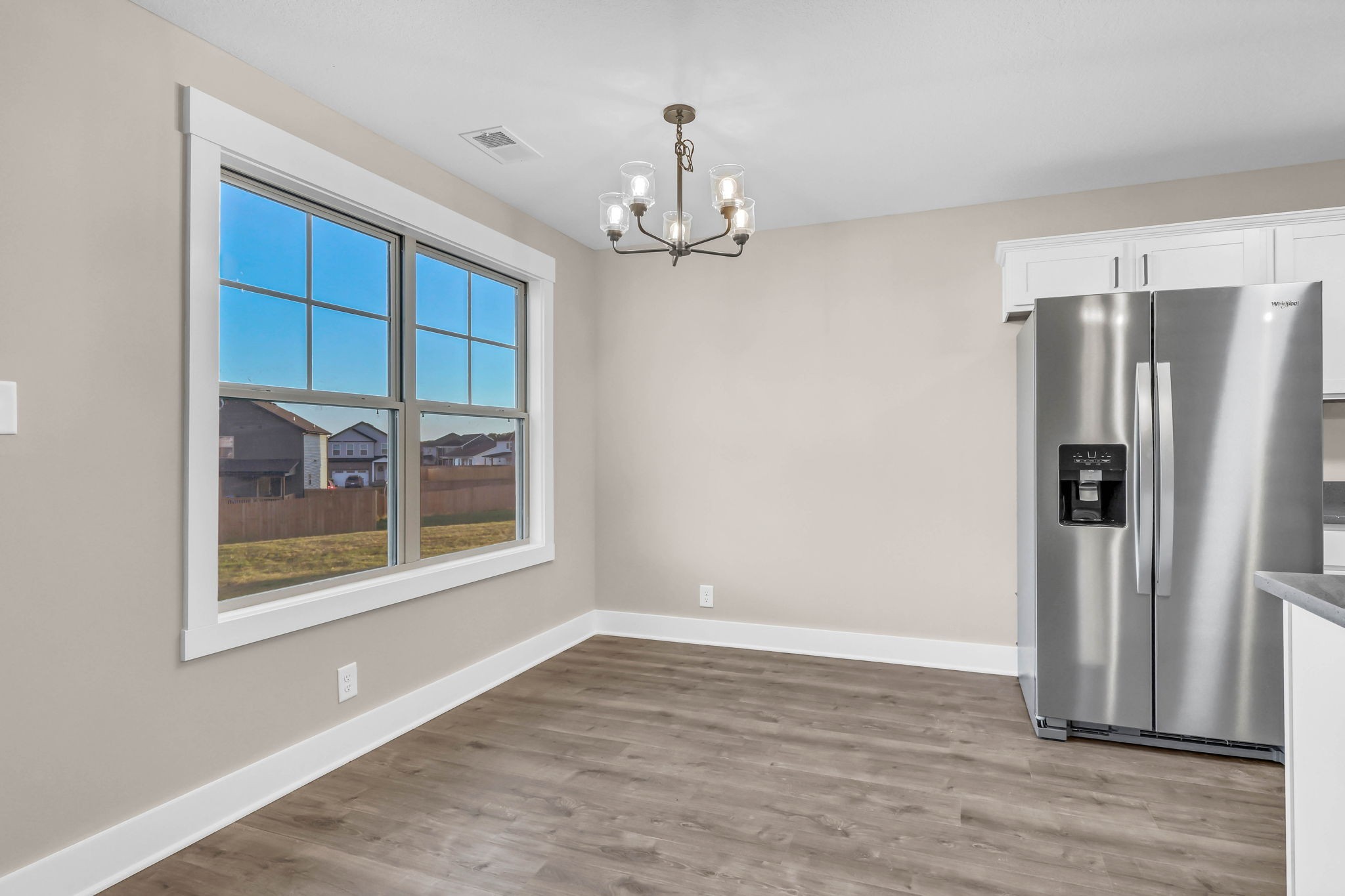 Clarksville, Tennessee 37040, United States, 3 Bedrooms Bedrooms, ,2 BathroomsBathrooms,Residential,Active,196532