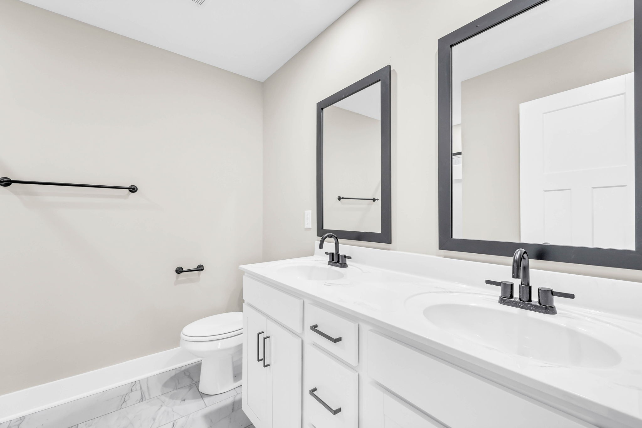 Clarksville, Tennessee 37040, United States, 3 Bedrooms Bedrooms, ,2 BathroomsBathrooms,Residential,Active,196532