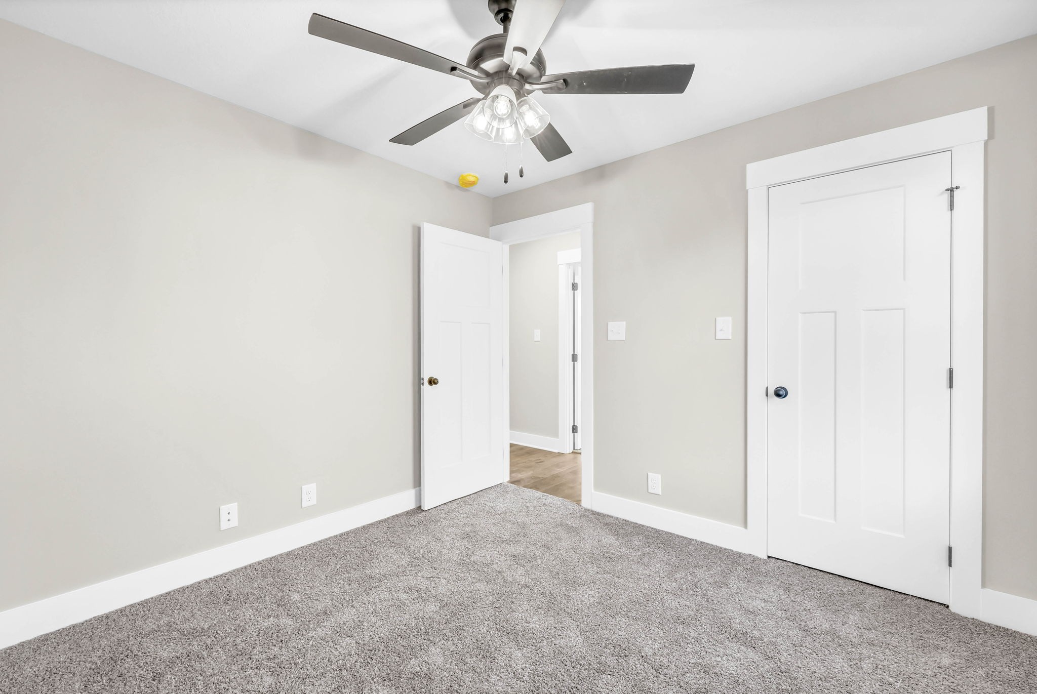 Clarksville, Tennessee 37040, United States, 3 Bedrooms Bedrooms, ,2 BathroomsBathrooms,Residential,Active,196532