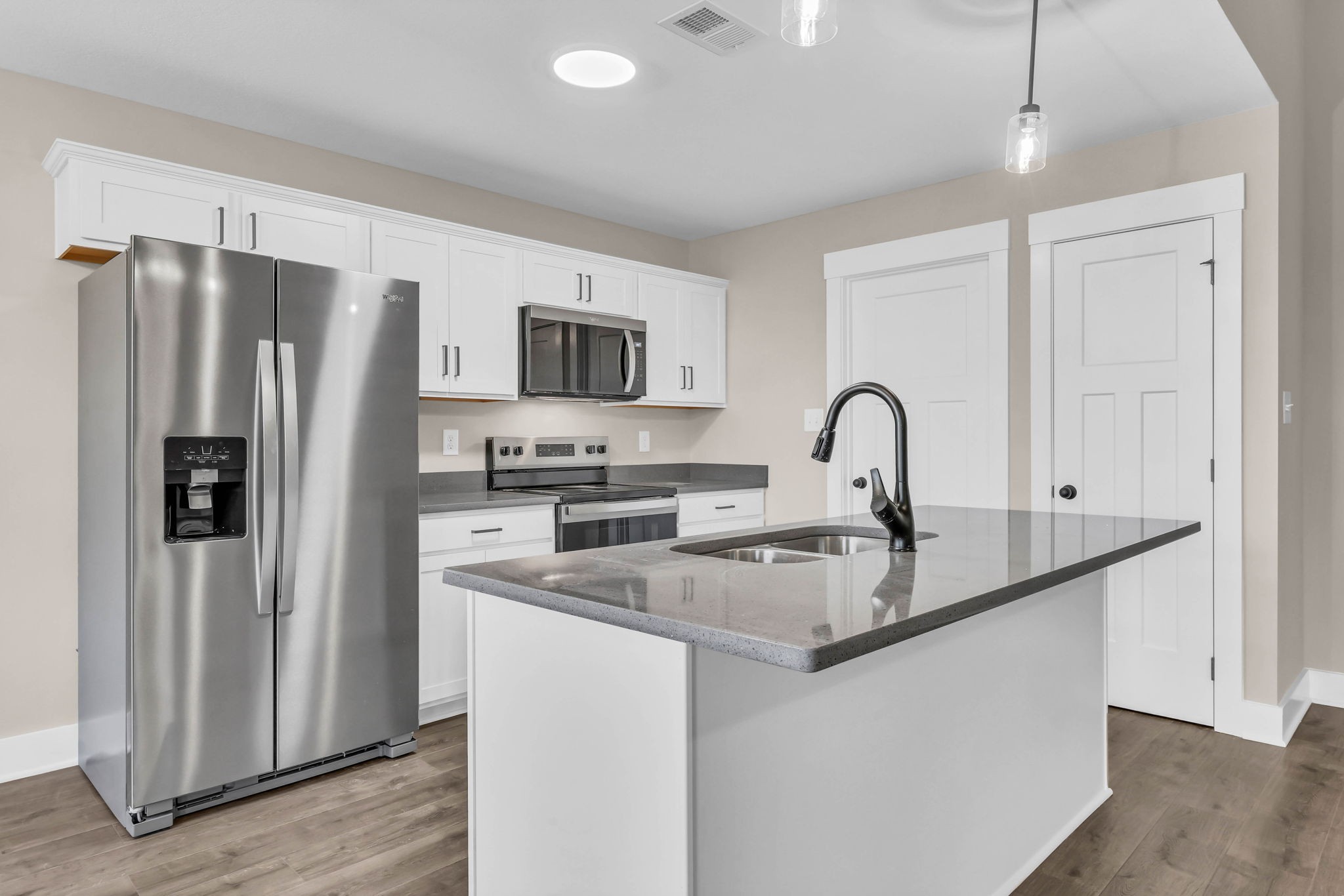 Clarksville, Tennessee 37040, United States, 3 Bedrooms Bedrooms, ,2 BathroomsBathrooms,Residential,Active,196532