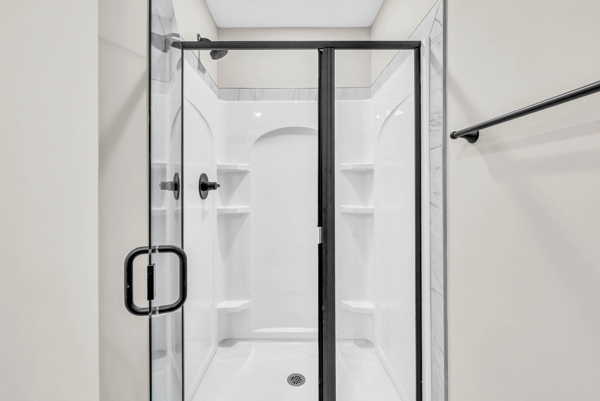 Clarksville, Tennessee 37040, United States, 3 Bedrooms Bedrooms, ,2 BathroomsBathrooms,Residential,Active,196532