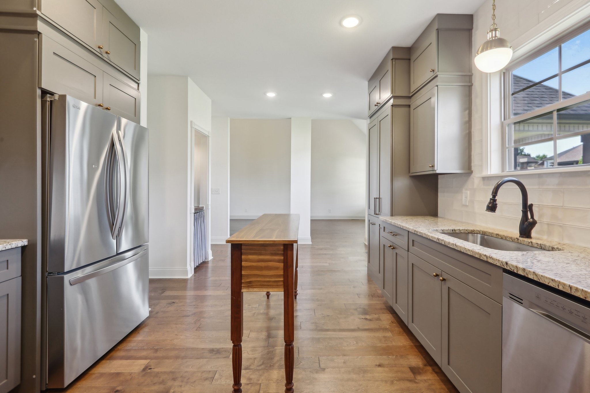 Clarksville, Tennessee 37043, United States, 4 Bedrooms Bedrooms, ,3 BathroomsBathrooms,Residential,Active,139310