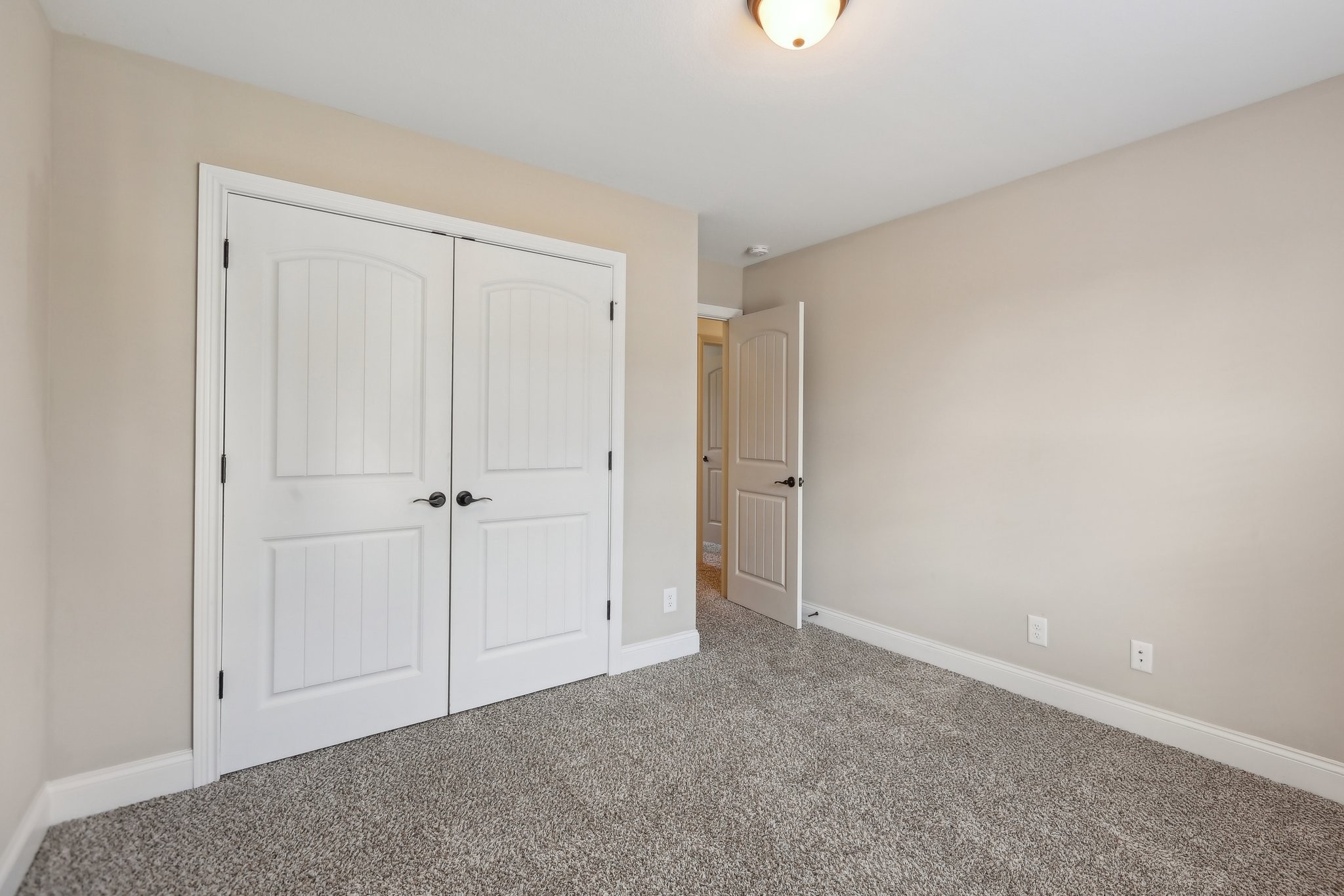 Clarksville, Tennessee 37043, United States, 4 Bedrooms Bedrooms, ,3 BathroomsBathrooms,Residential,Active,139310