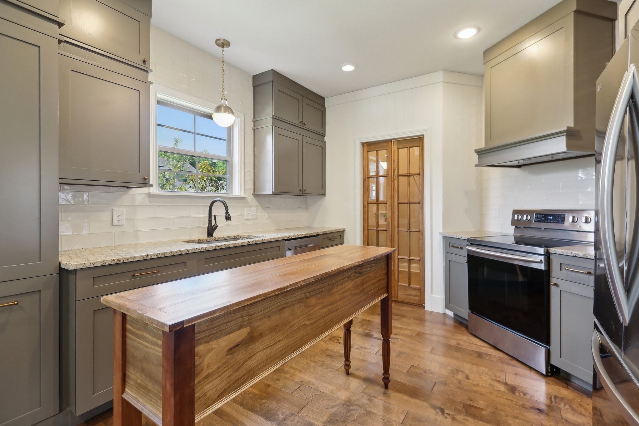 Clarksville, Tennessee 37043, United States, 4 Bedrooms Bedrooms, ,3 BathroomsBathrooms,Residential,Active,139310