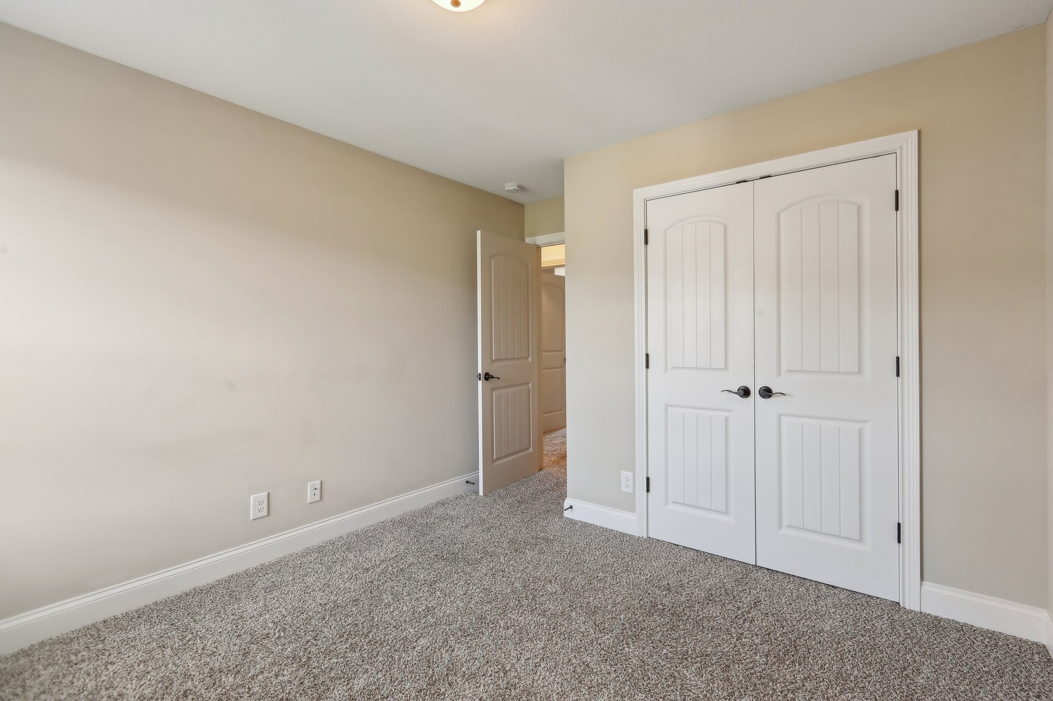 Clarksville, Tennessee 37043, United States, 4 Bedrooms Bedrooms, ,3 BathroomsBathrooms,Residential,Active,139310