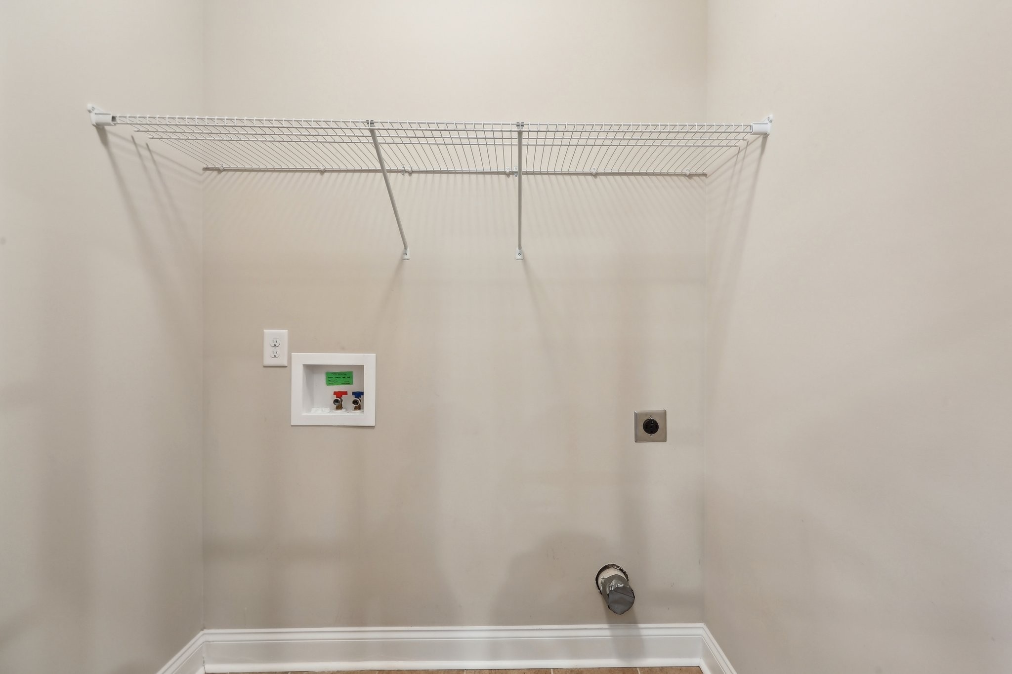 Clarksville, Tennessee 37043, United States, 4 Bedrooms Bedrooms, ,3 BathroomsBathrooms,Residential,Active,139310