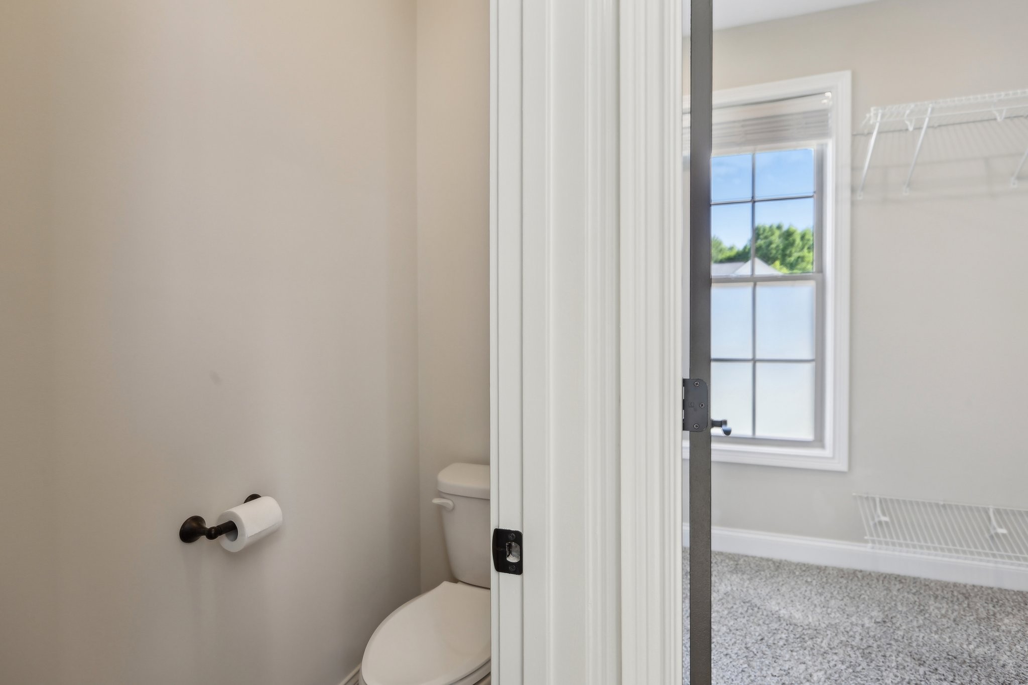 Clarksville, Tennessee 37043, United States, 4 Bedrooms Bedrooms, ,3 BathroomsBathrooms,Residential,Active,139310