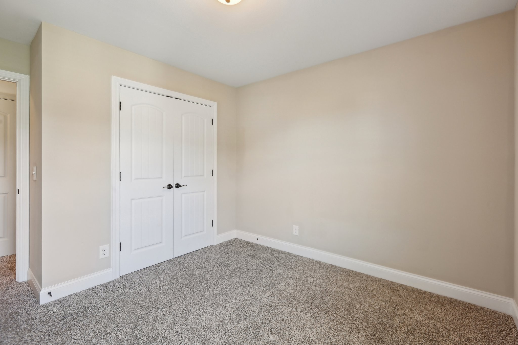 Clarksville, Tennessee 37043, United States, 4 Bedrooms Bedrooms, ,3 BathroomsBathrooms,Residential,Active,139310