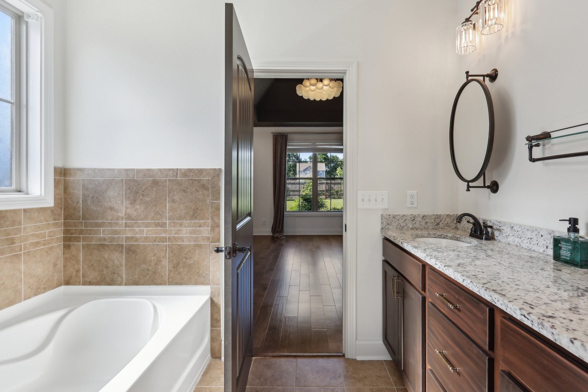 Clarksville, Tennessee 37043, United States, 4 Bedrooms Bedrooms, ,3 BathroomsBathrooms,Residential,Active,139310