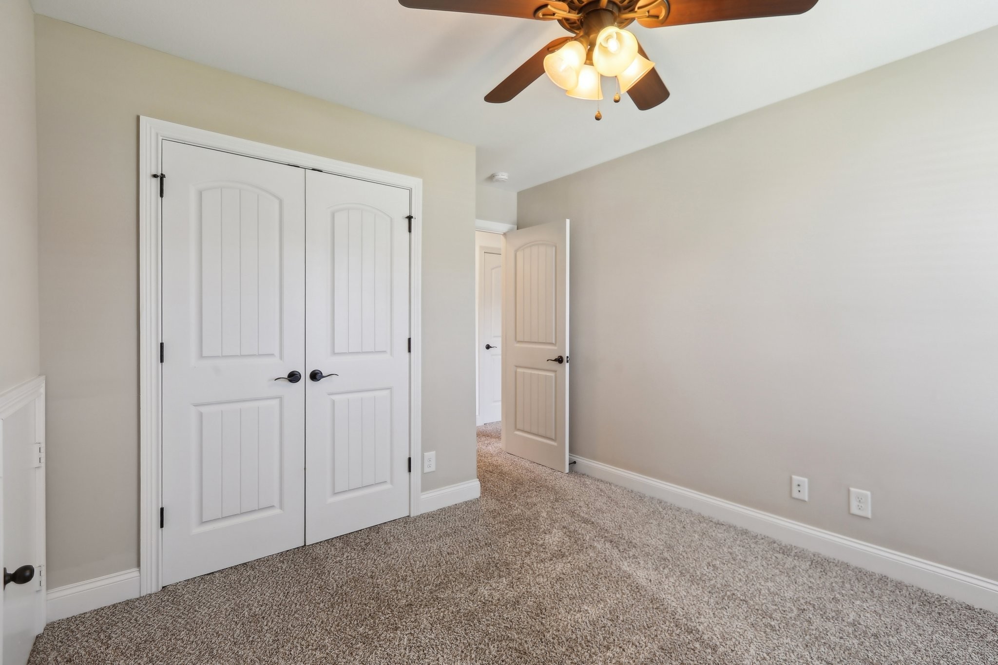 Clarksville, Tennessee 37043, United States, 4 Bedrooms Bedrooms, ,3 BathroomsBathrooms,Residential,Active,139310