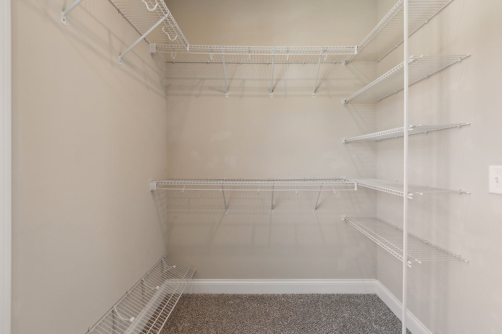 Clarksville, Tennessee 37043, United States, 4 Bedrooms Bedrooms, ,3 BathroomsBathrooms,Residential,Active,139310