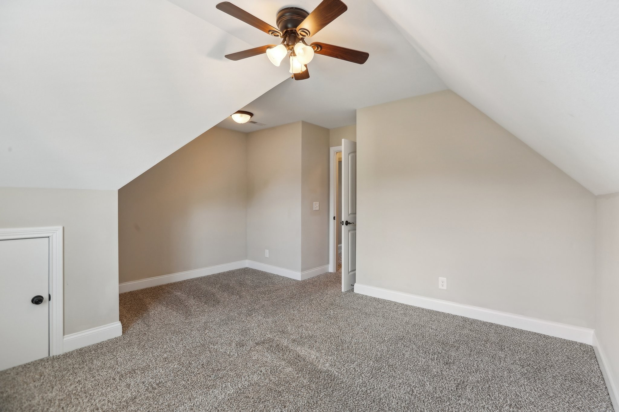 Clarksville, Tennessee 37043, United States, 4 Bedrooms Bedrooms, ,3 BathroomsBathrooms,Residential,Active,139310