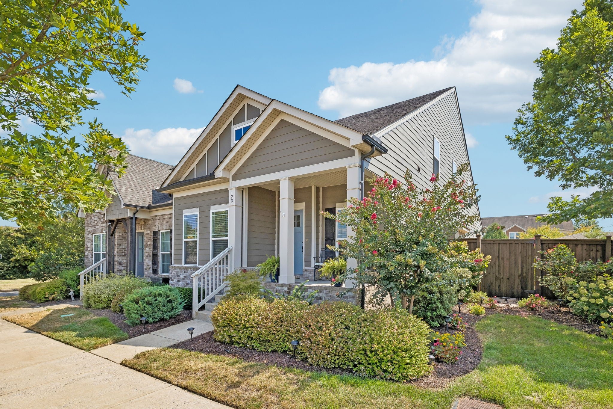 123 Spade Leaf Blvd