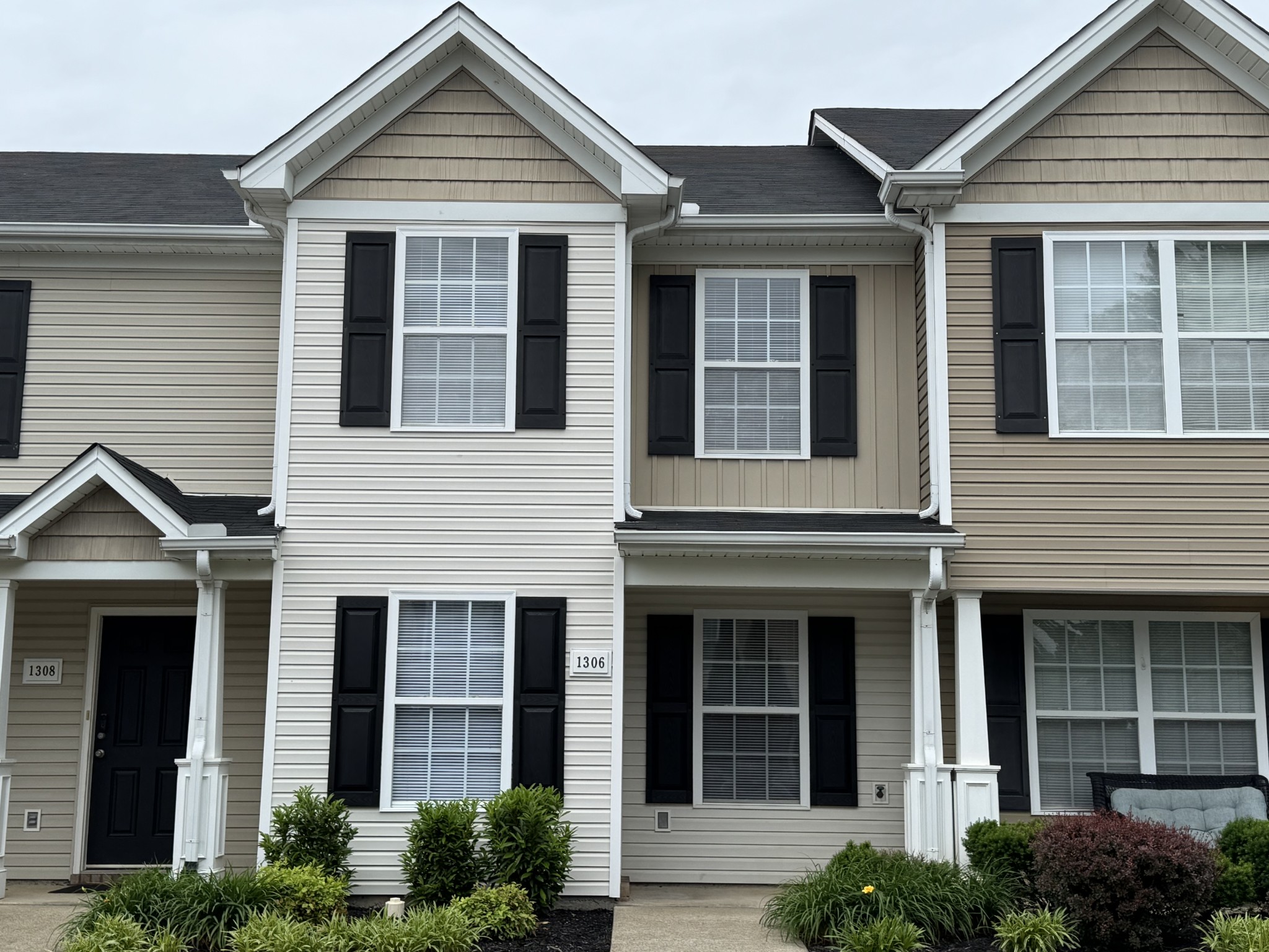 1306 Vermont Ct