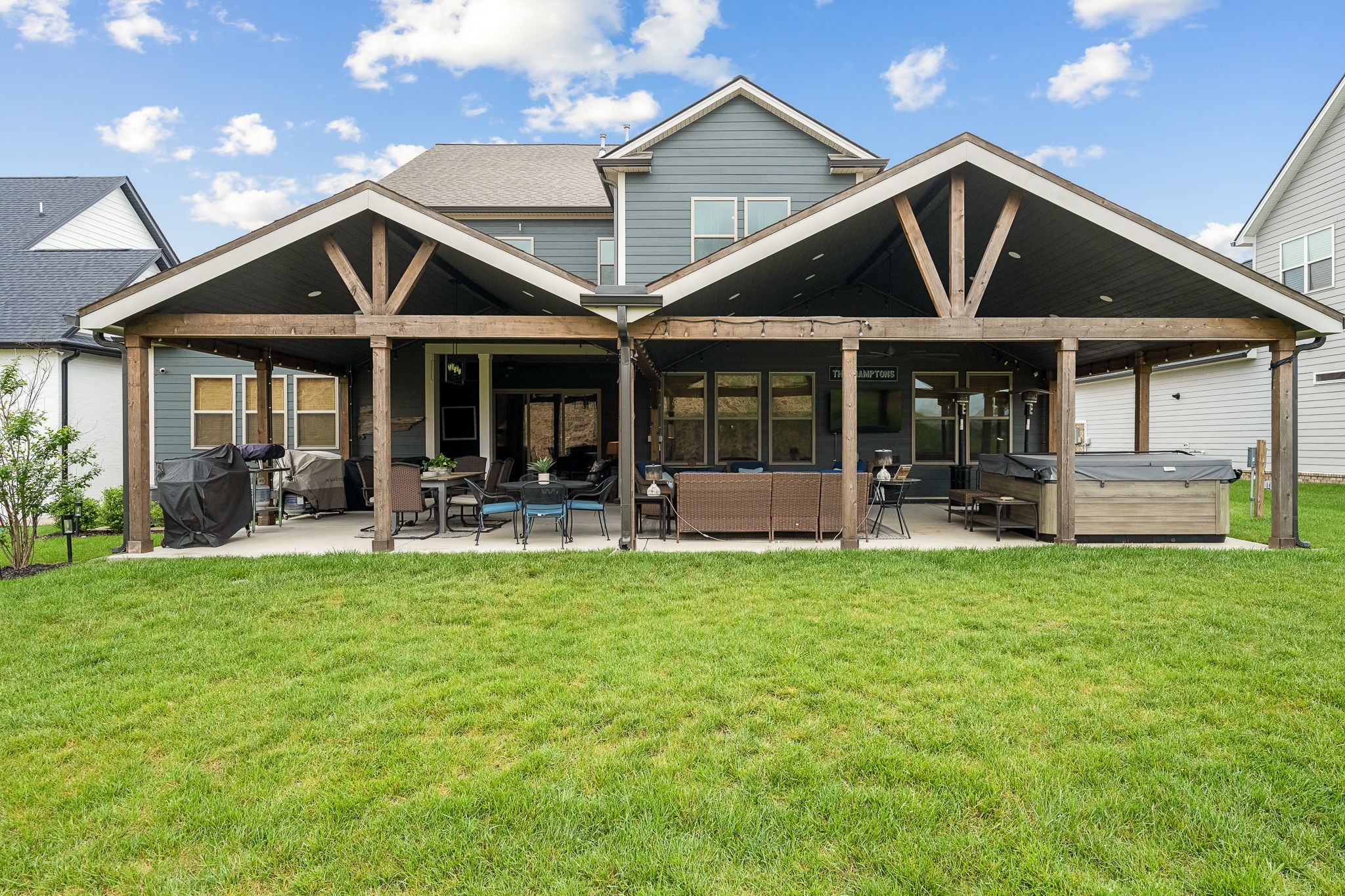 5635 Eaglemont Dr