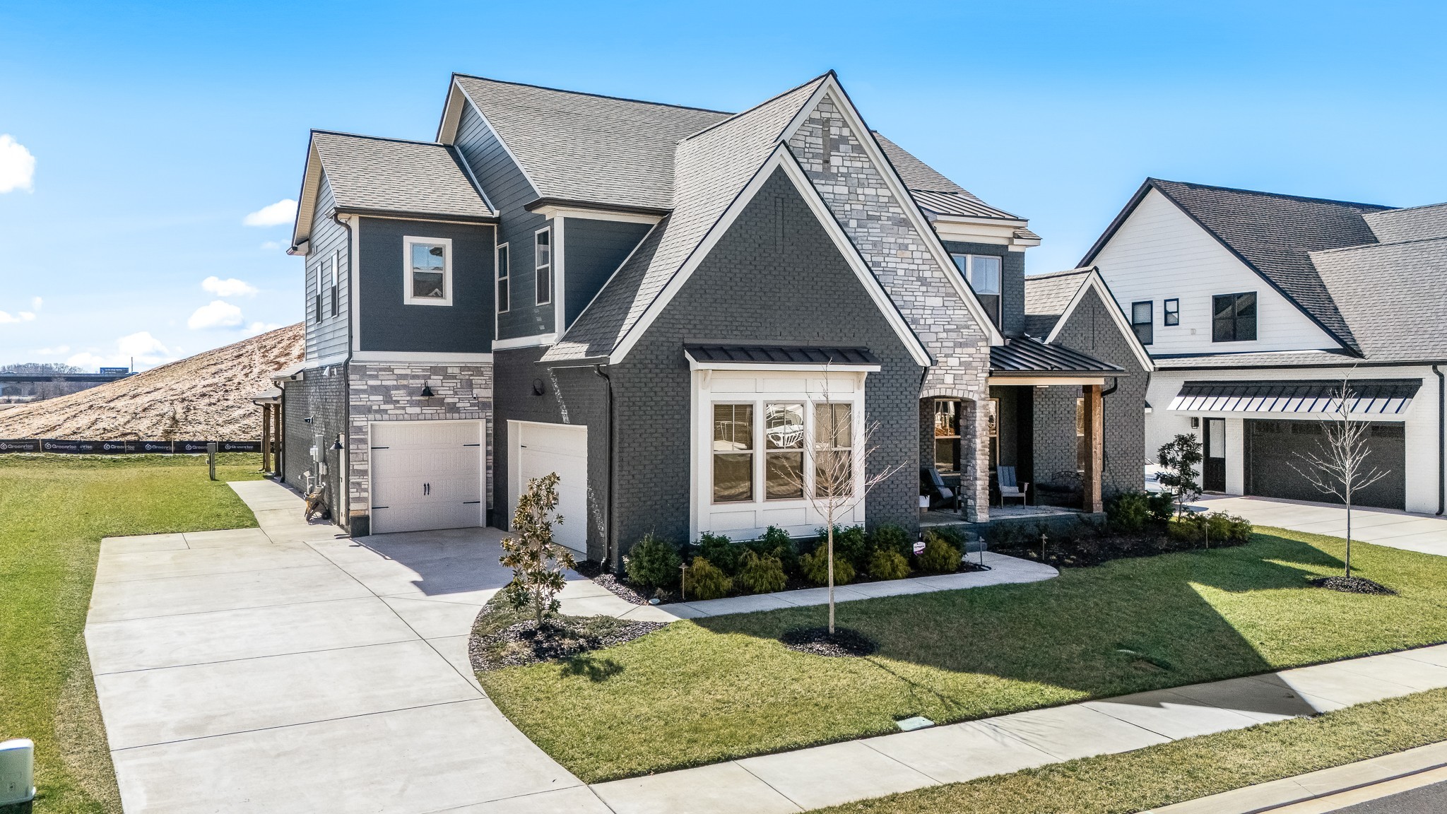5635 Eaglemont Dr