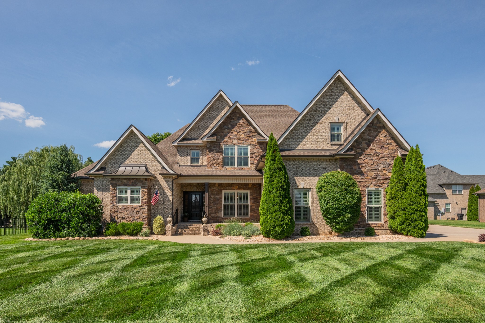 3126 Robinwood Dr