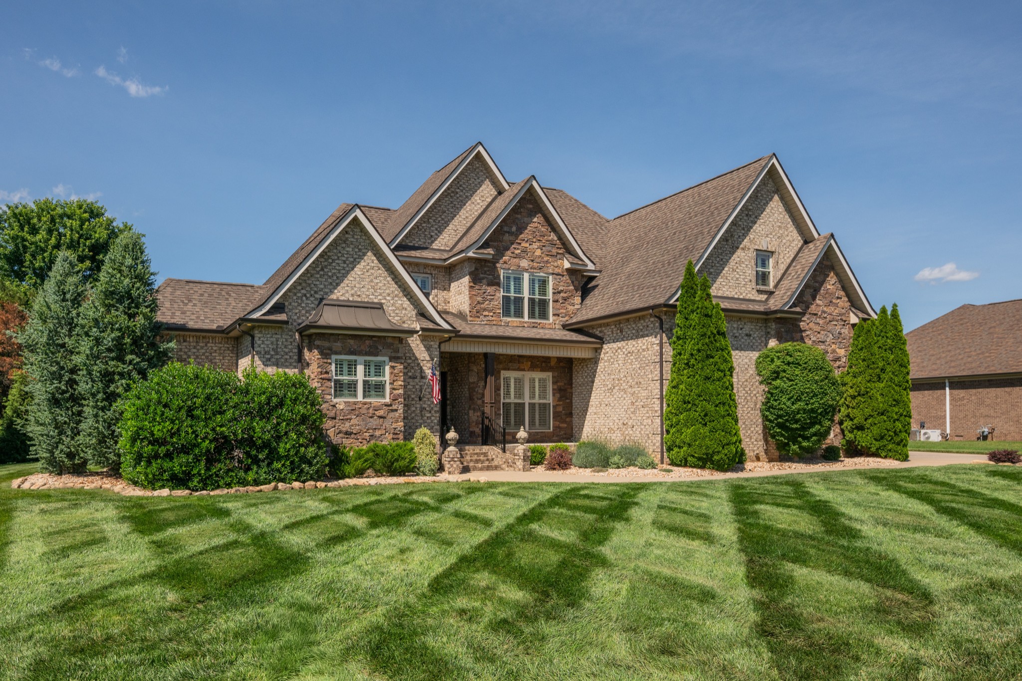 3126 Robinwood Dr