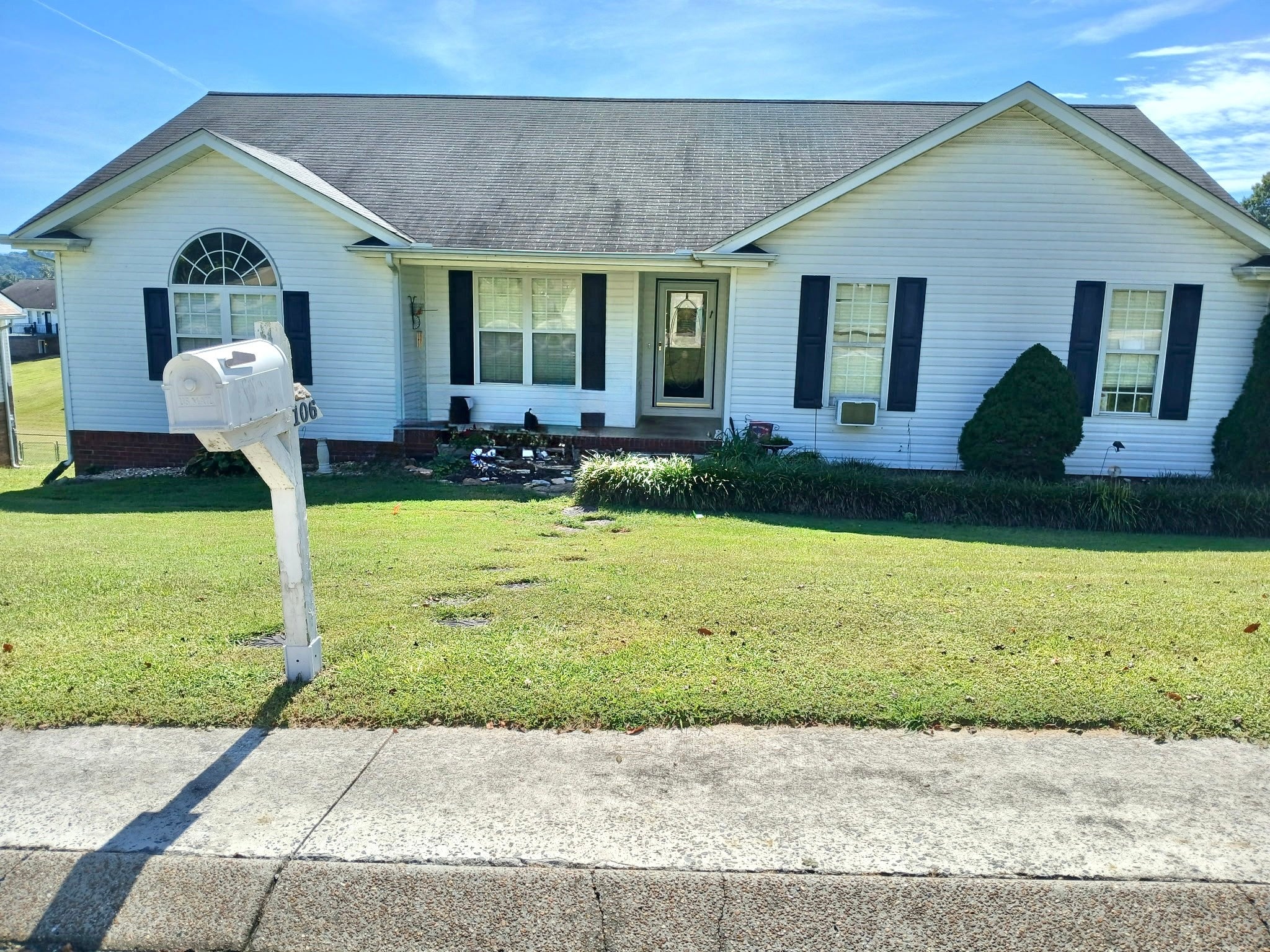 106 Craven Ln NE