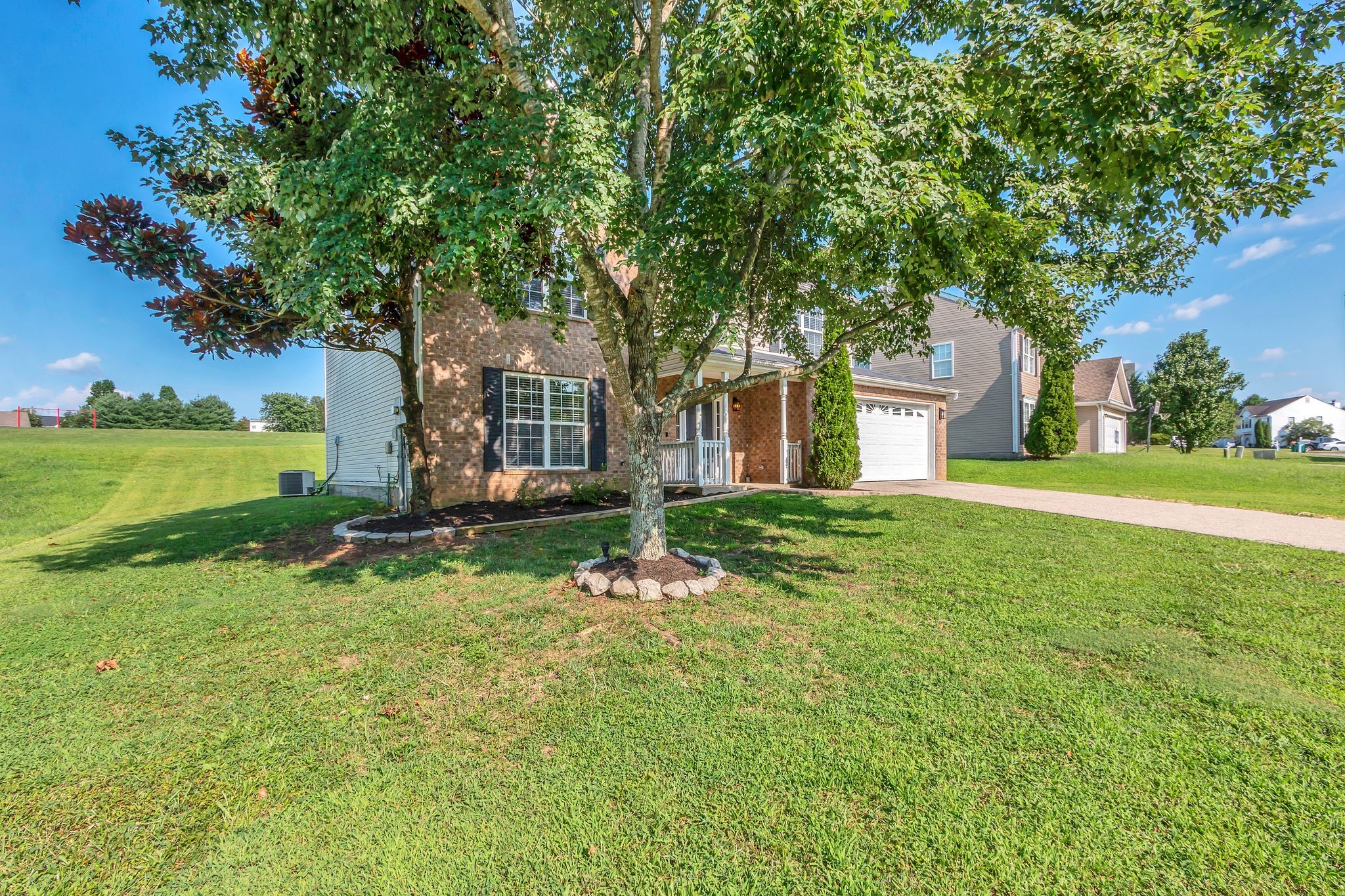 4011 Cadence Dr