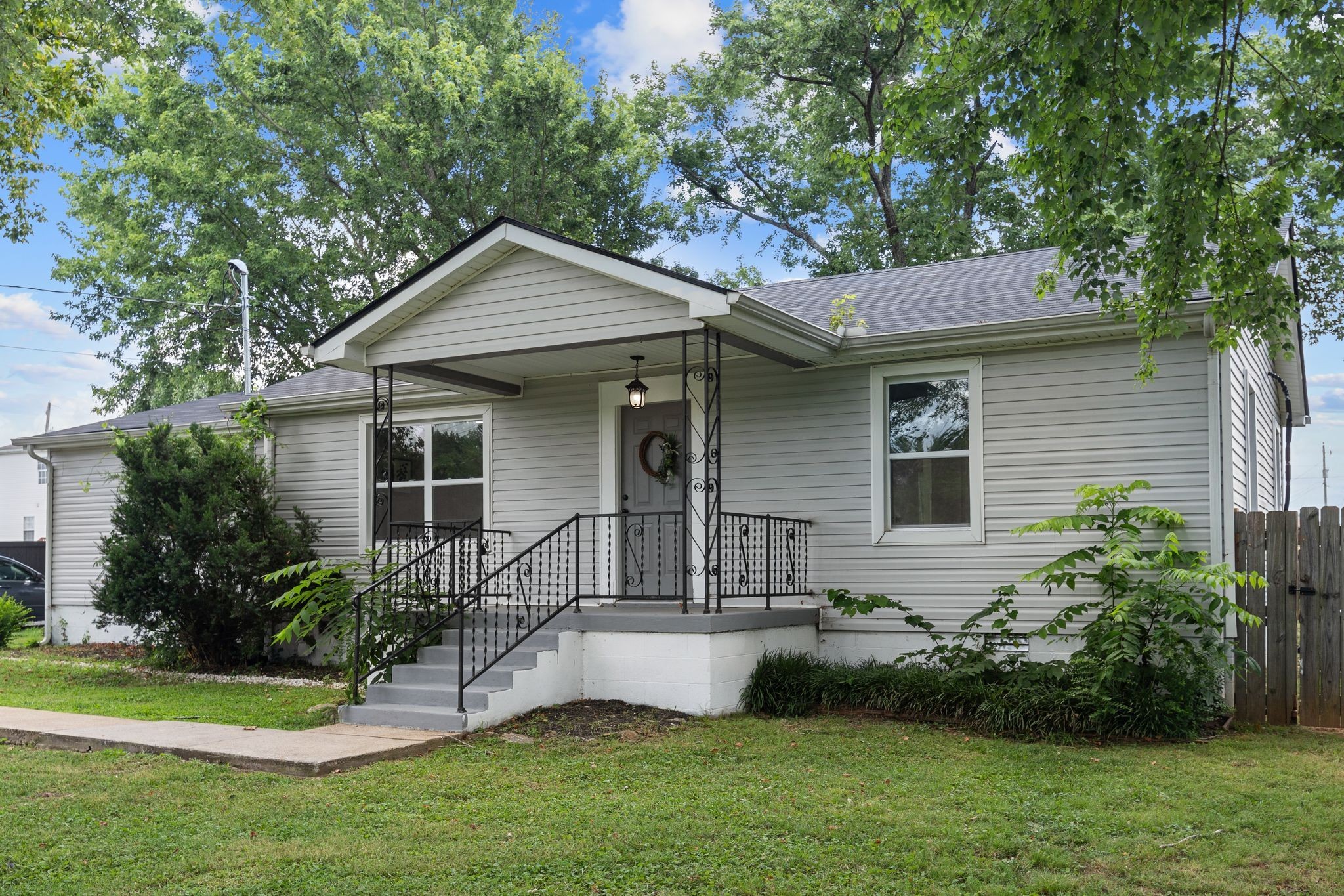 544 Stones River Rd