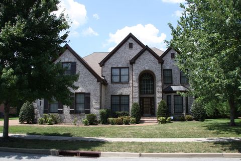 Photo of 491 Beauchamp Cir, Franklin, TN 37067 (MLS # 3123433)