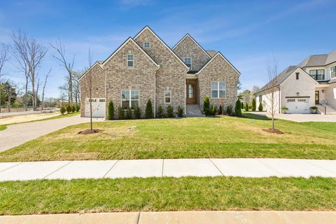 1116 Willow Springs Dr Lebanon TN 37087