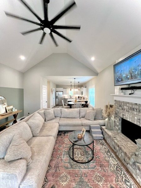 204 Julia Ann Ct