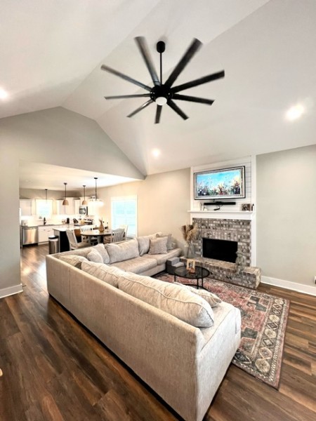 204 Julia Ann Ct
