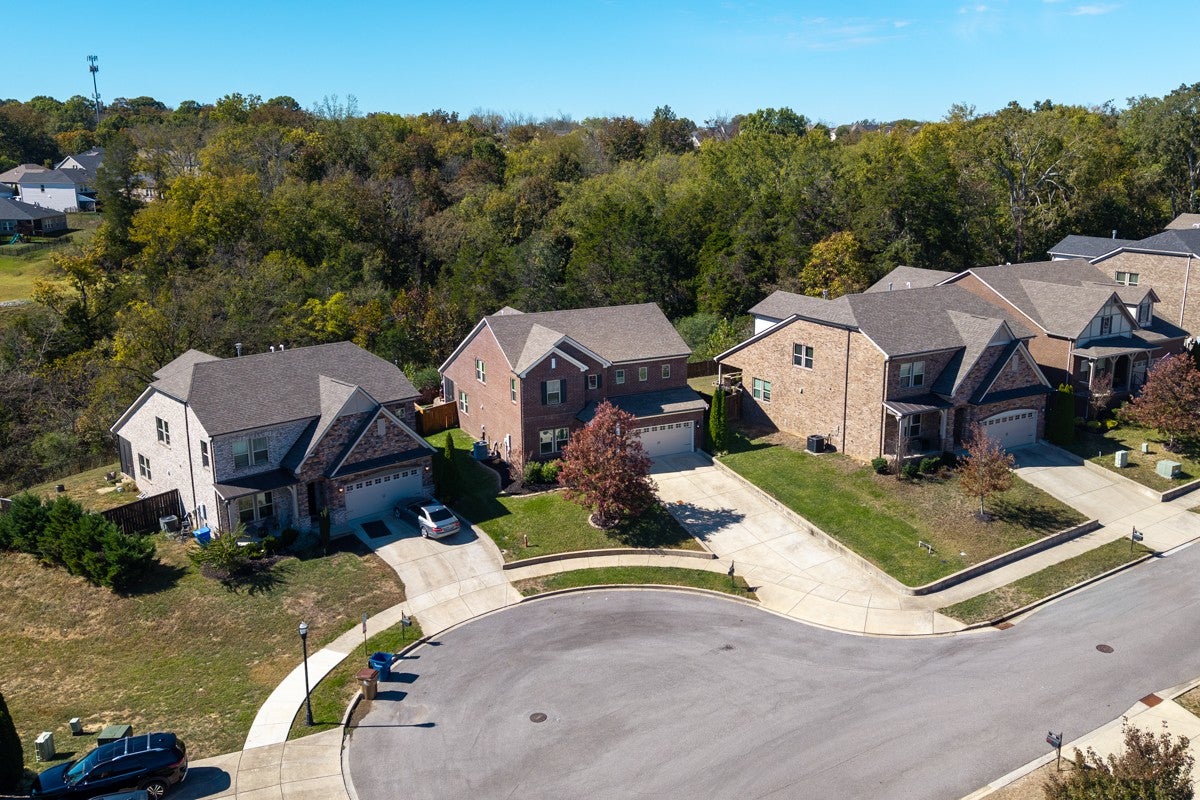 577 Fall Creek Cir