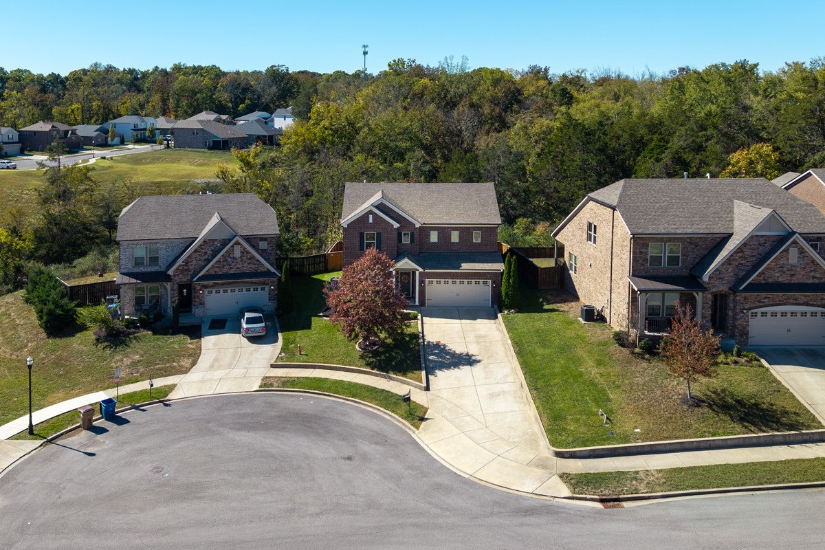 577 Fall Creek Cir
