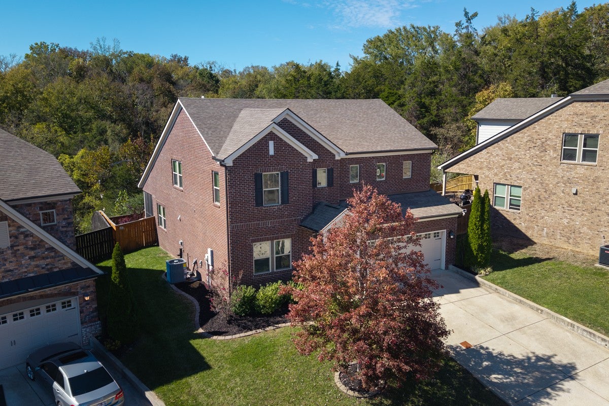 577 Fall Creek Cir