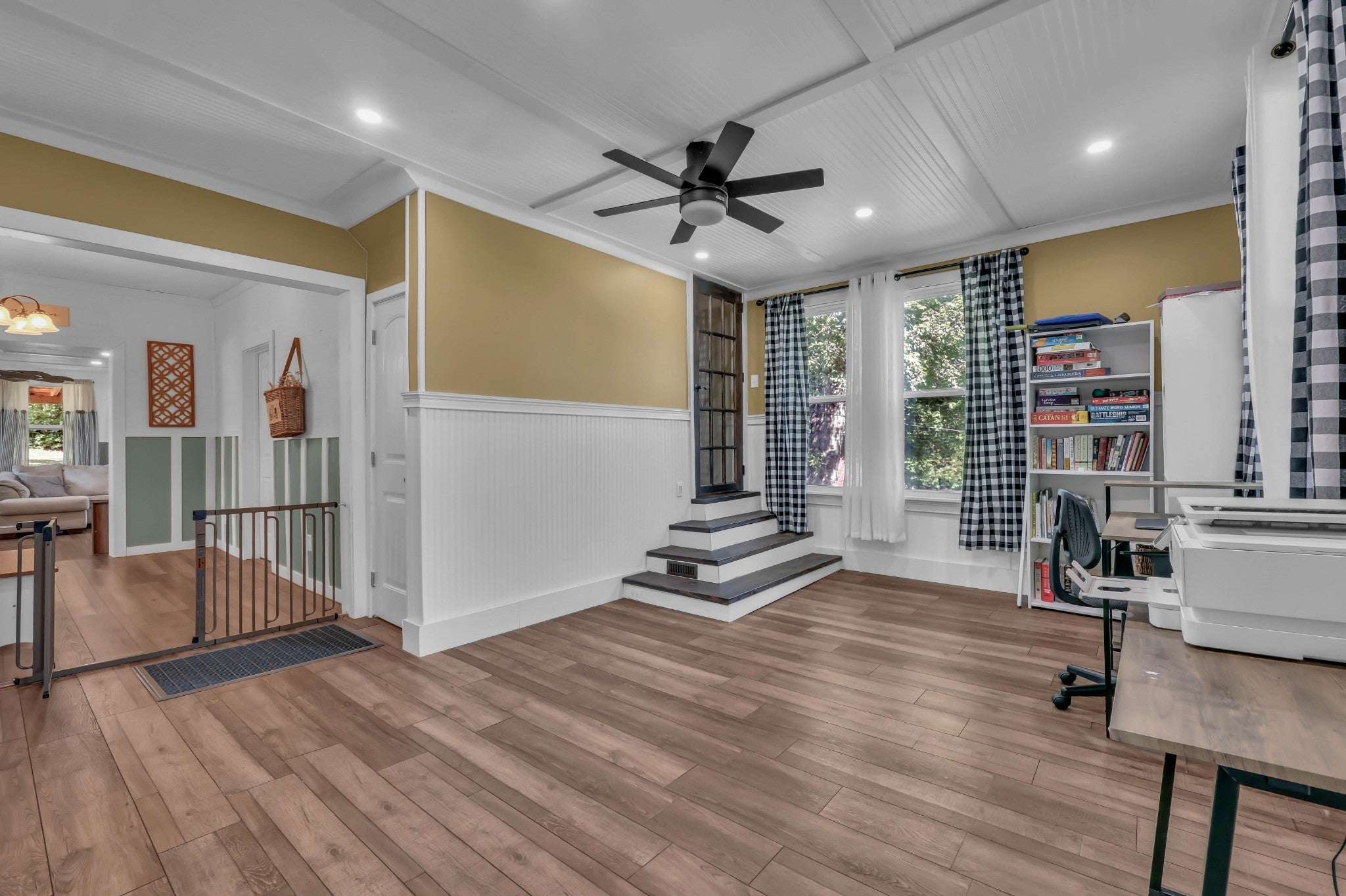 302 Main St