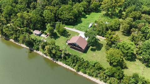 950 Sauger Dr Charlotte TN 37036